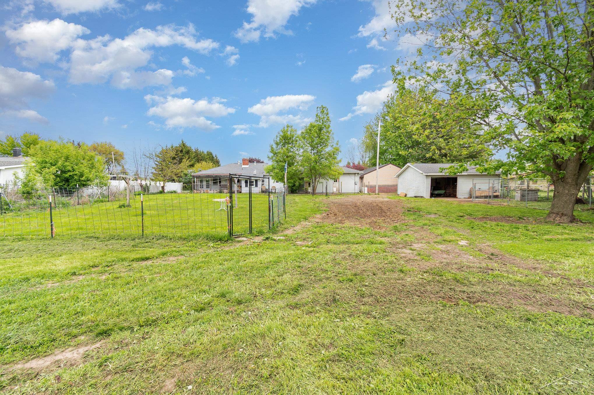 2430 S 4 Mile Road, Kawkawlin, MI 48631 — Photo 14