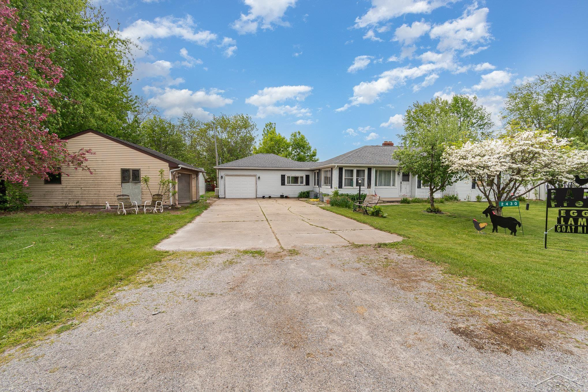 2430 S 4 Mile Road, Kawkawlin, MI 48631 — Photo 16