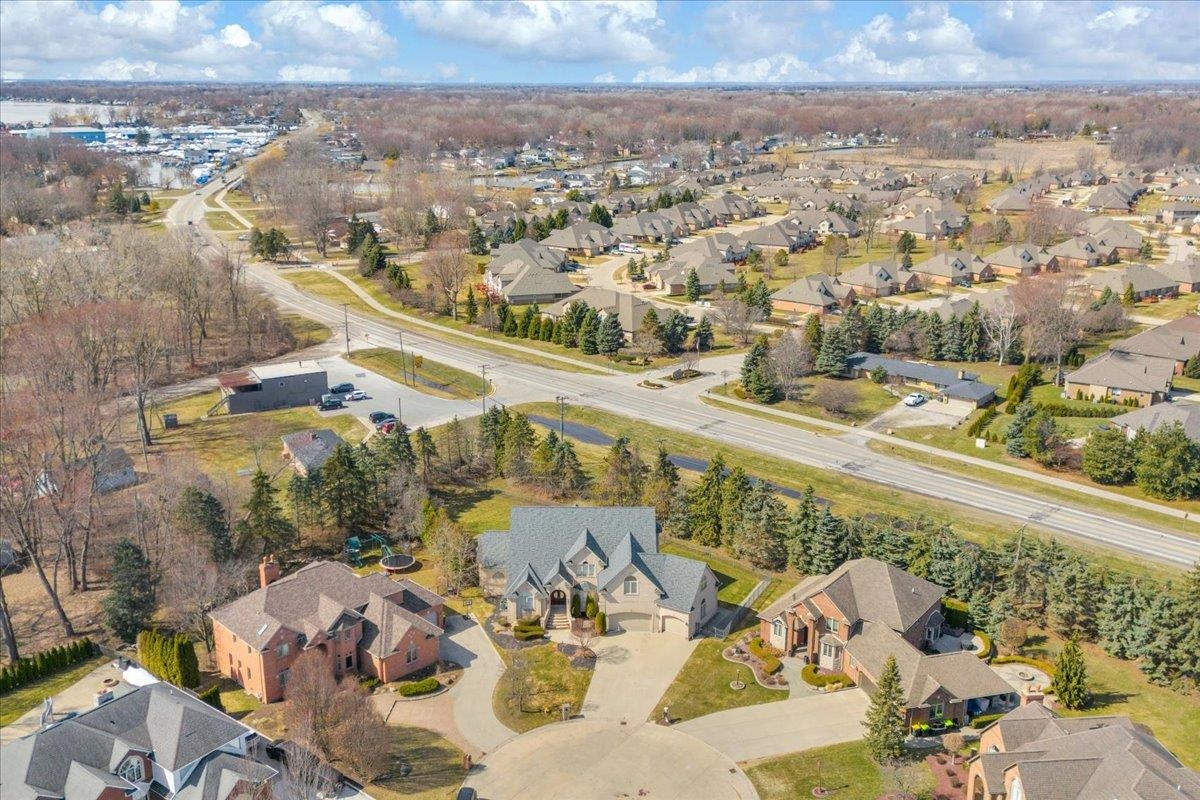 49404 Compass Point Drive, MI 48047 — Photo 3
