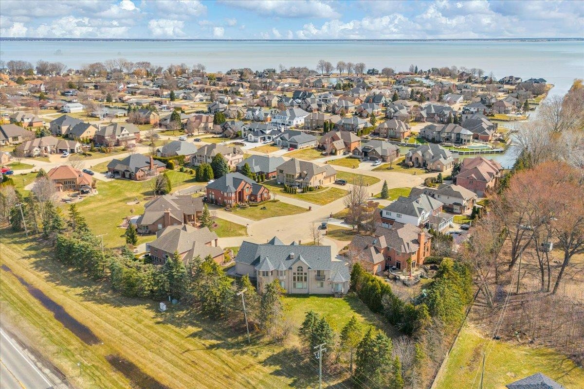 49404 Compass Point Drive, MI 48047 — Photo 5