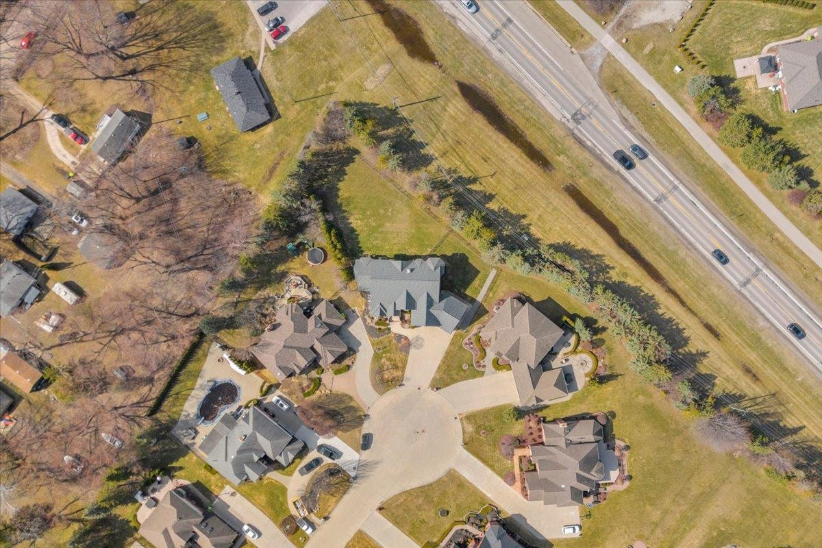 49404 Compass Point Drive, MI 48047 — Photo 6
