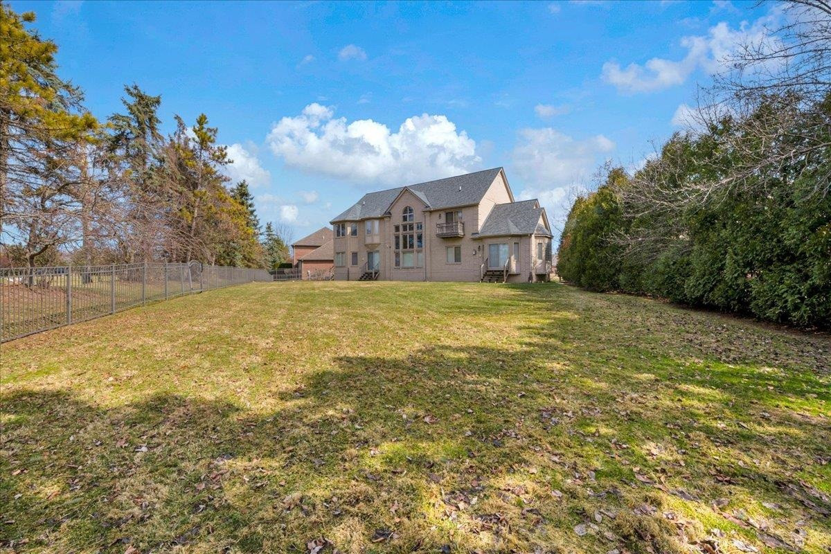 49404 Compass Point Drive, MI 48047 — Photo 9