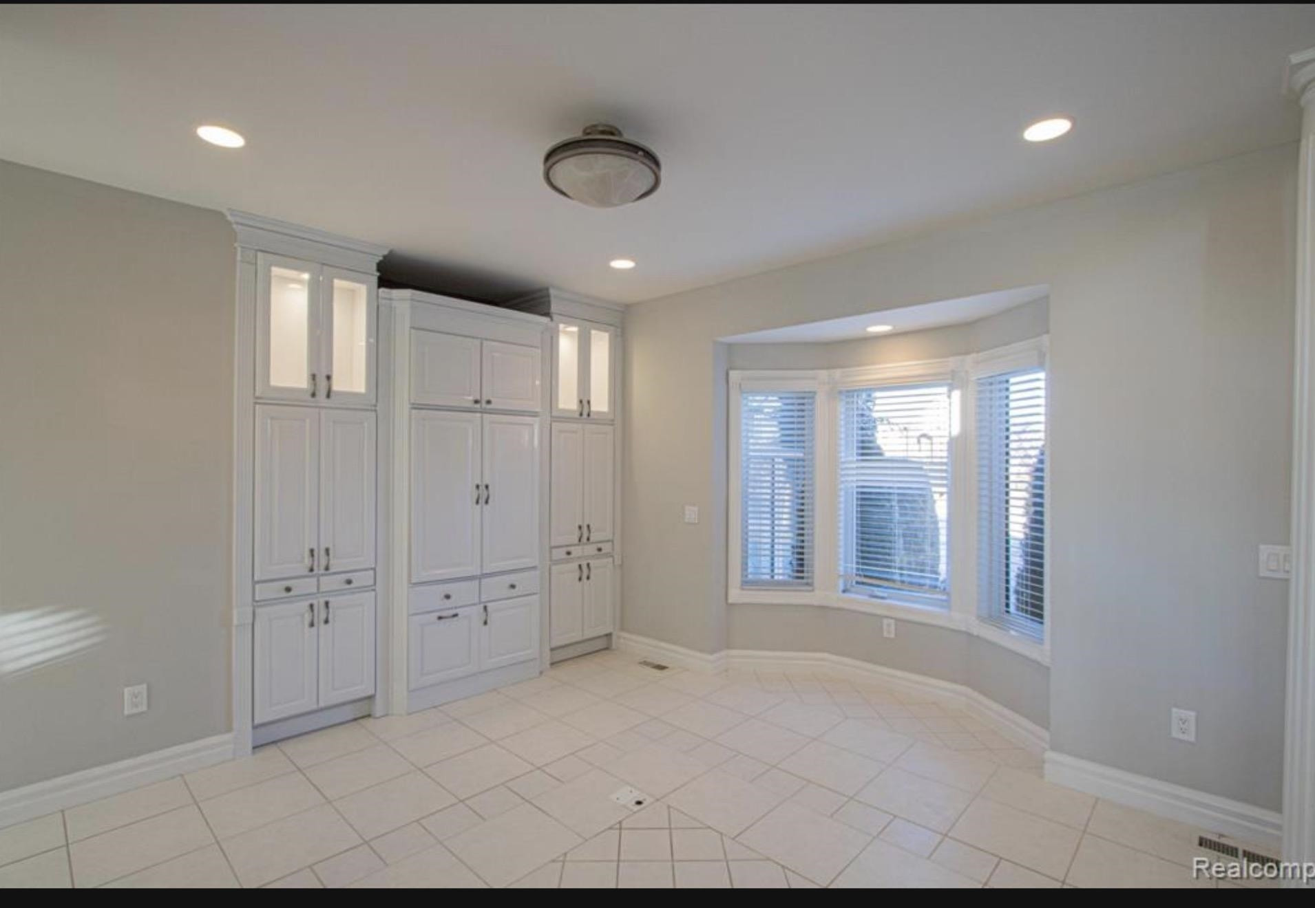 49404 Compass Point Drive, MI 48047 — Photo 15