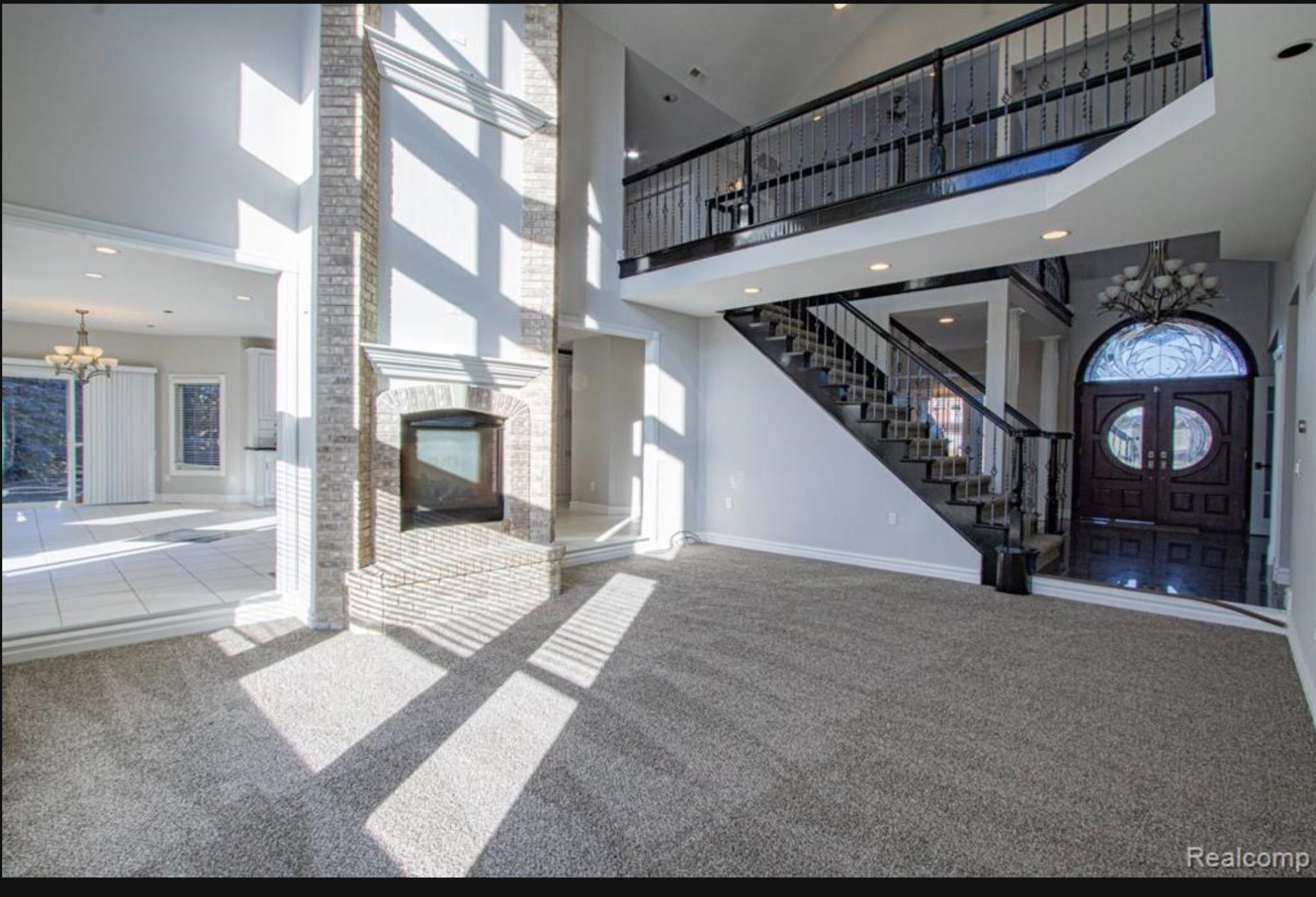 49404 Compass Point Drive, MI 48047 — Photo 16