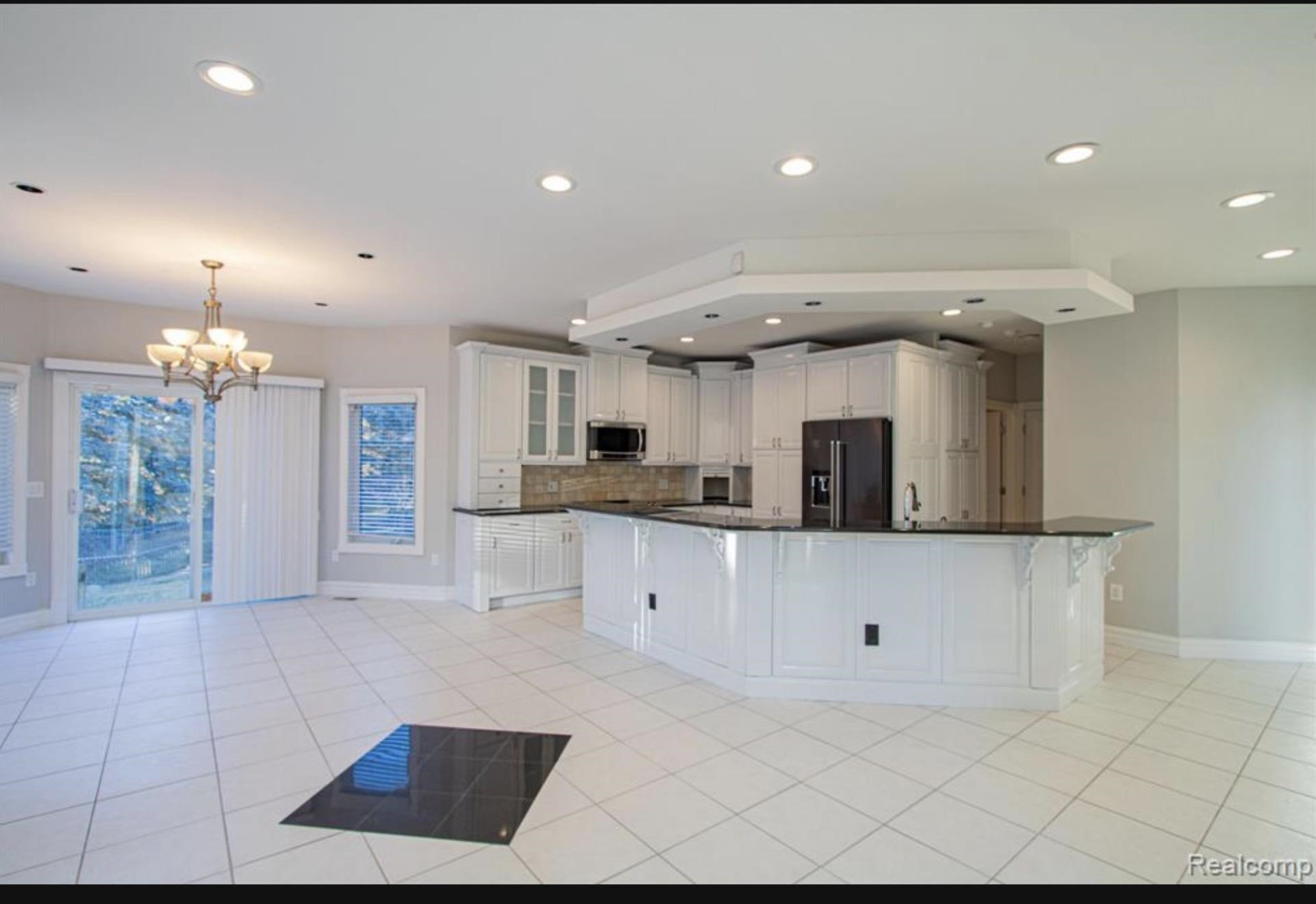 49404 Compass Point Drive, MI 48047 — Photo 19