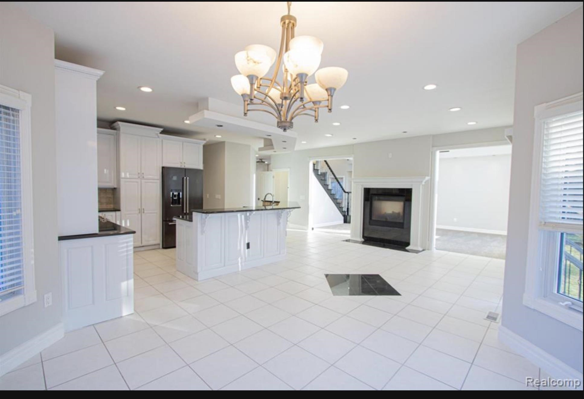 49404 Compass Point Drive, MI 48047 — Photo 22