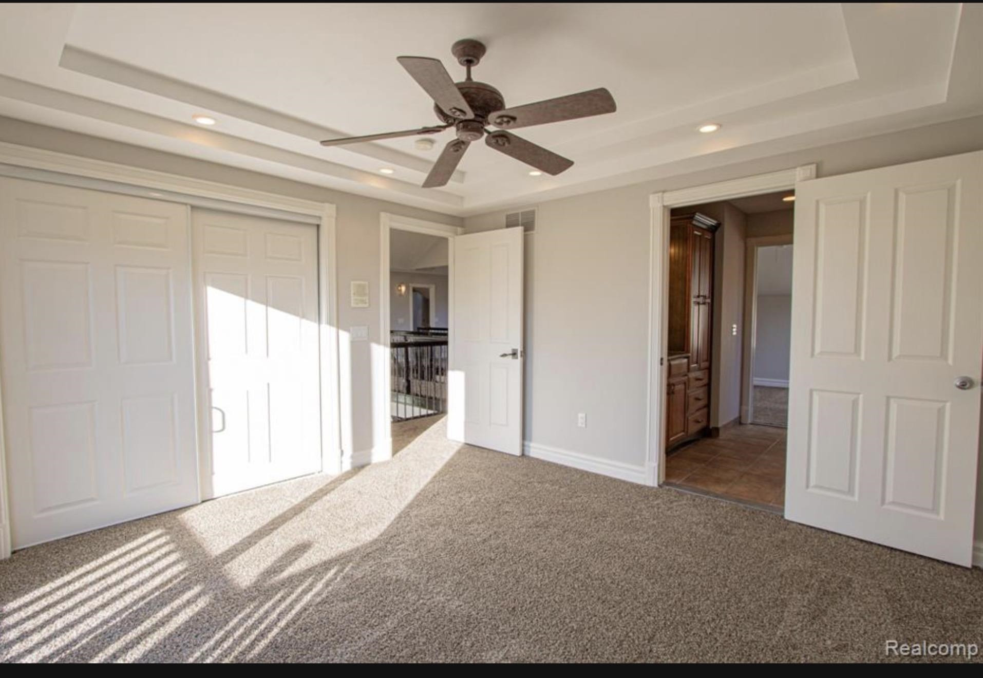 49404 Compass Point Drive, MI 48047 — Photo 33