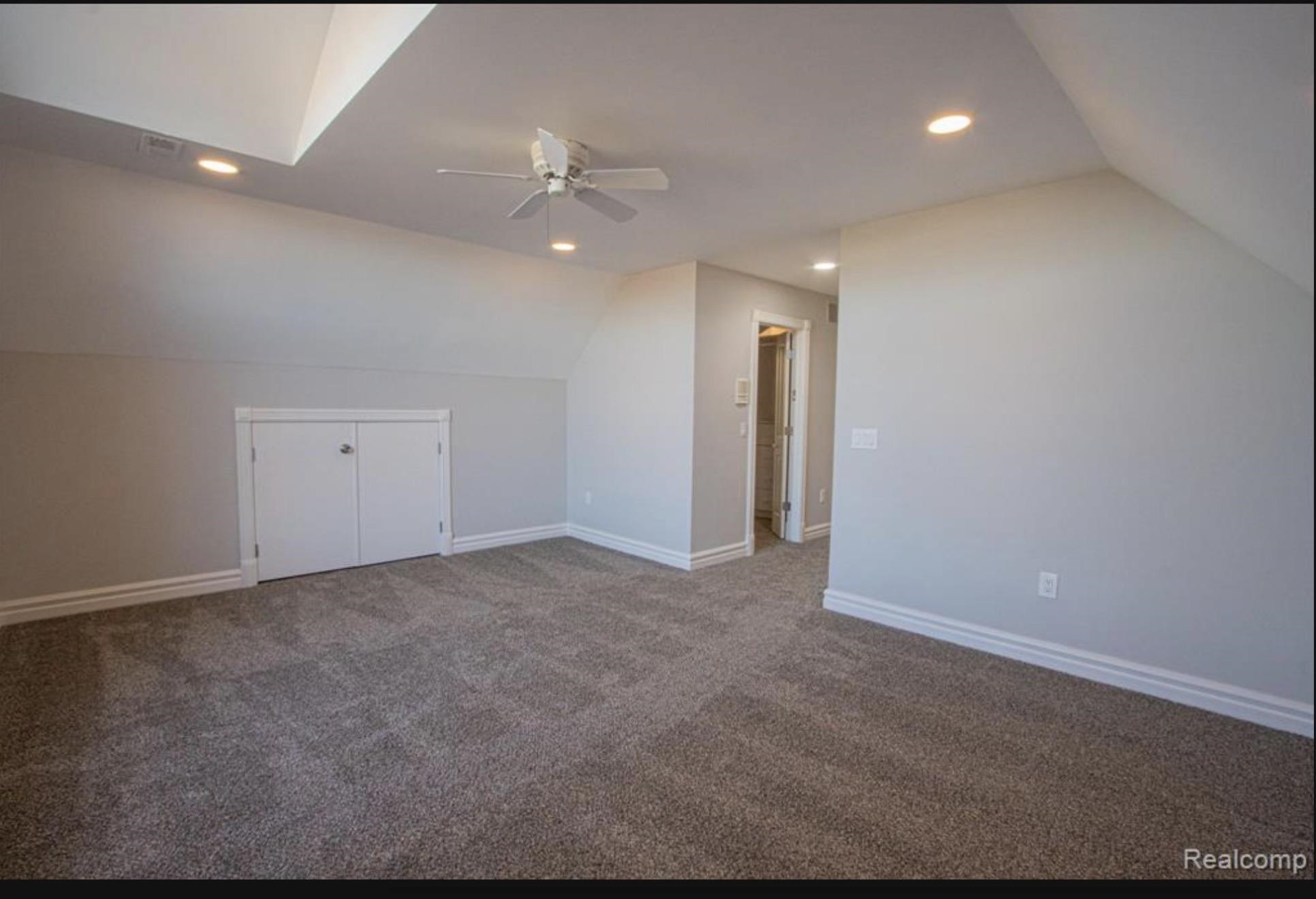 49404 Compass Point Drive, MI 48047 — Photo 42