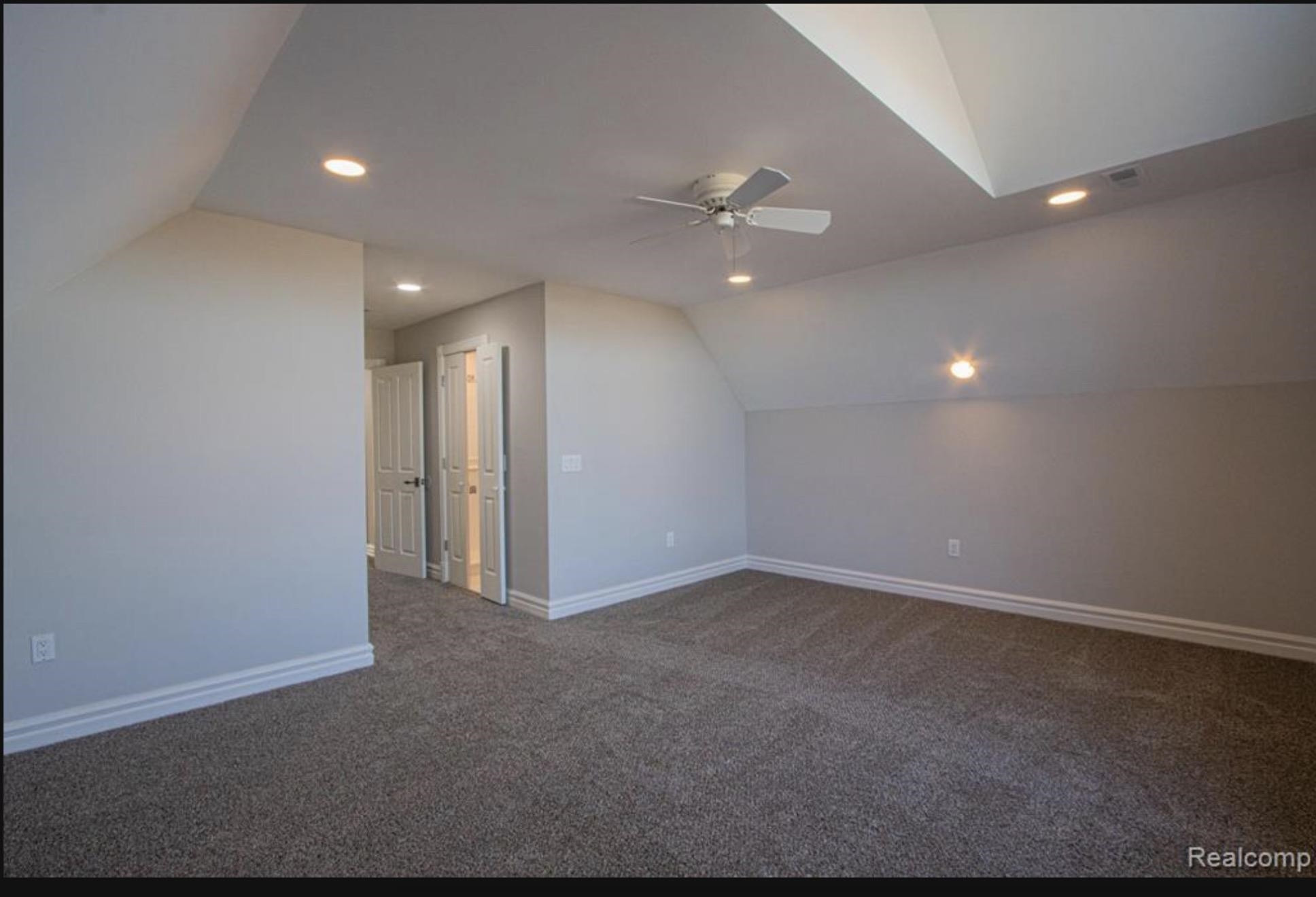 49404 Compass Point Drive, MI 48047 — Photo 43