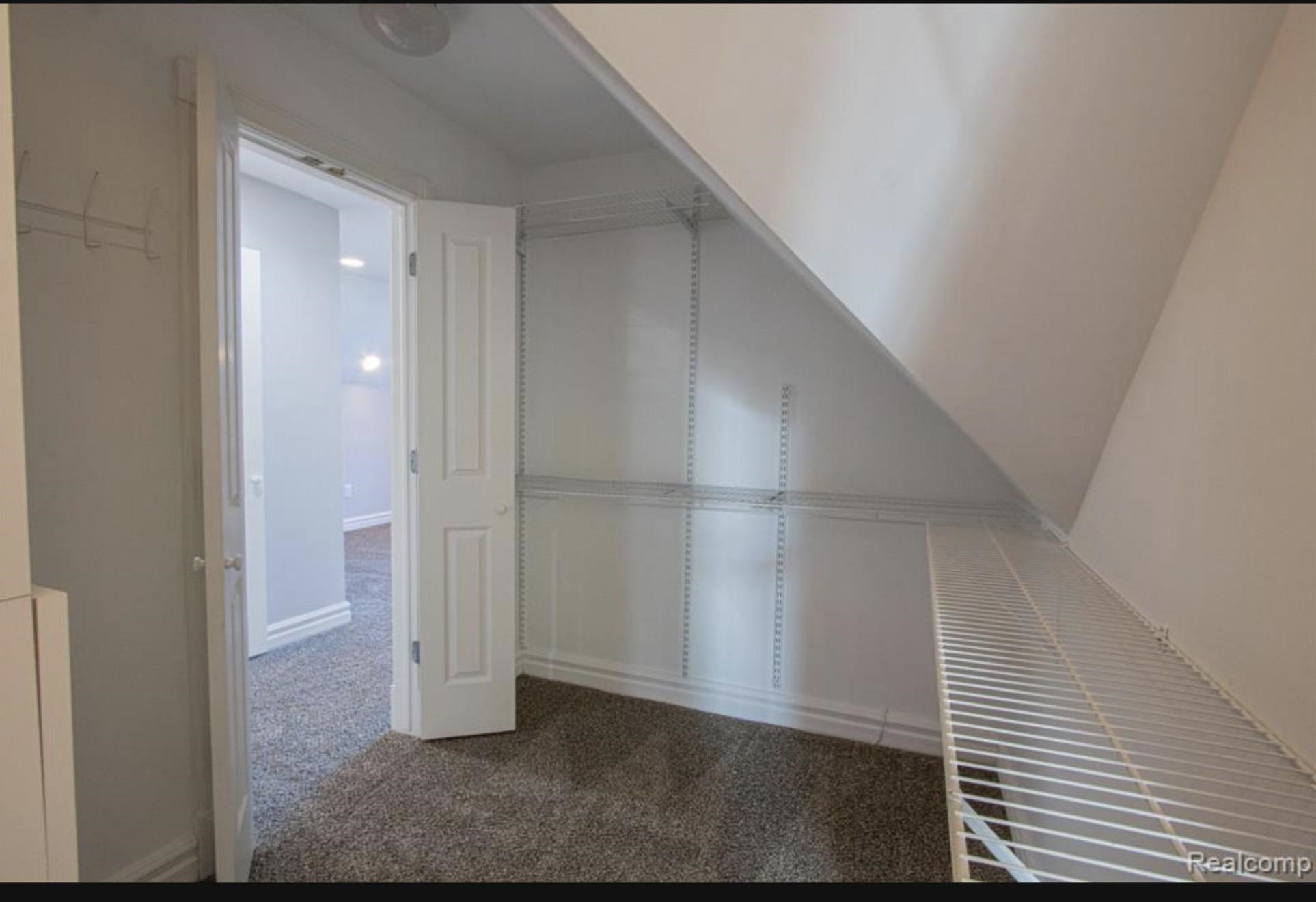 49404 Compass Point Drive, MI 48047 — Photo 45