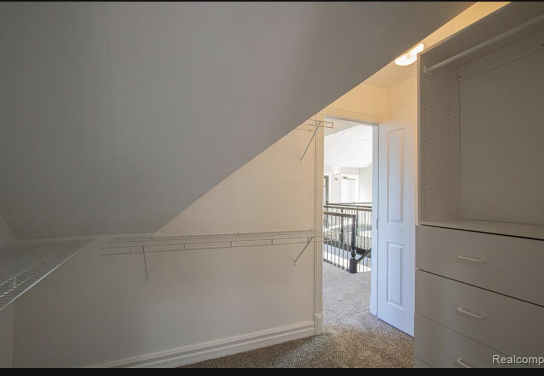 49404 Compass Point Drive, MI 48047 — Photo 46