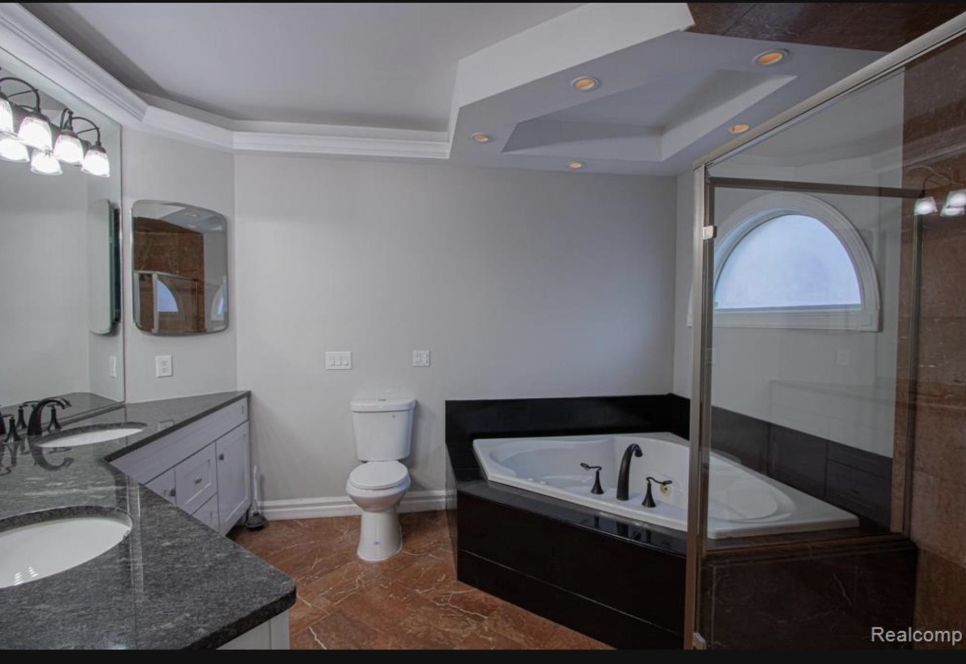 49404 Compass Point Drive, MI 48047 — Photo 52
