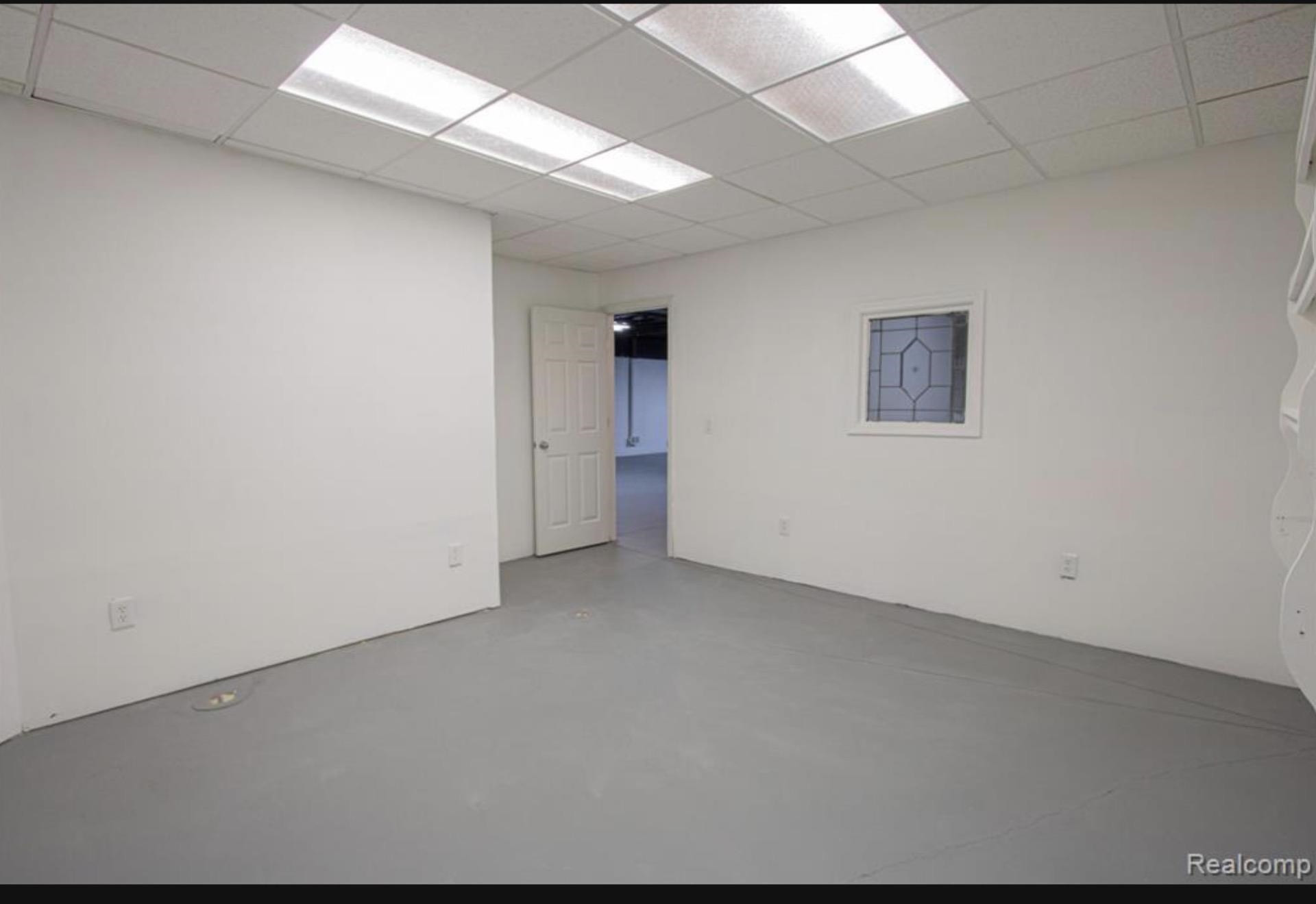 49404 Compass Point Drive, MI 48047 — Photo 68