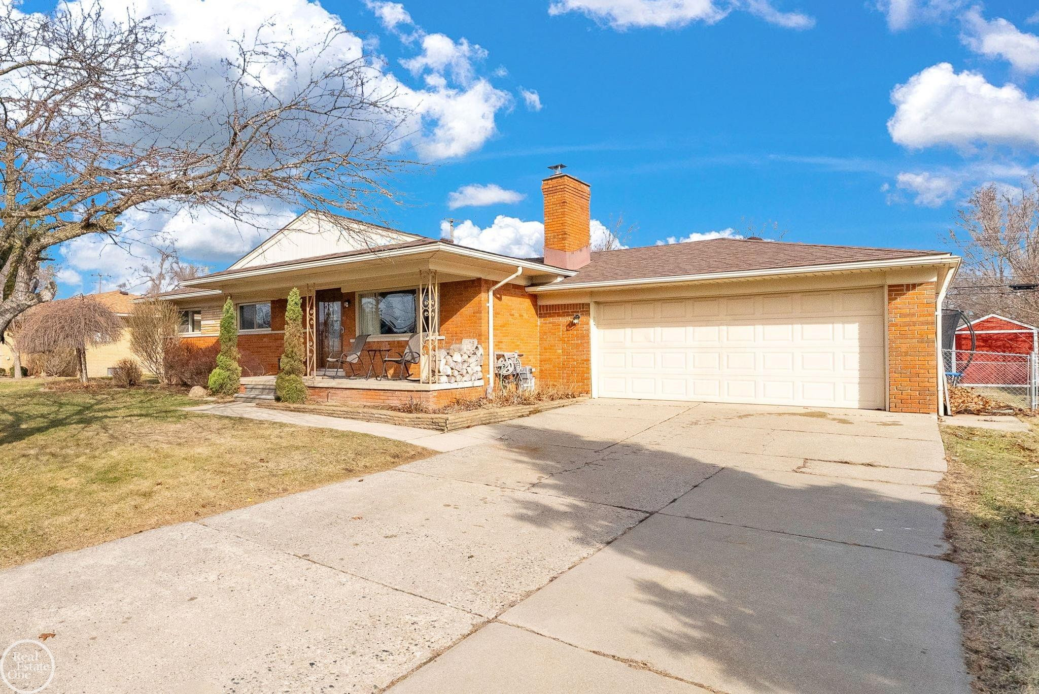 8133 Southfield Drive, Shelby Twp, MI 48316 — front exterior