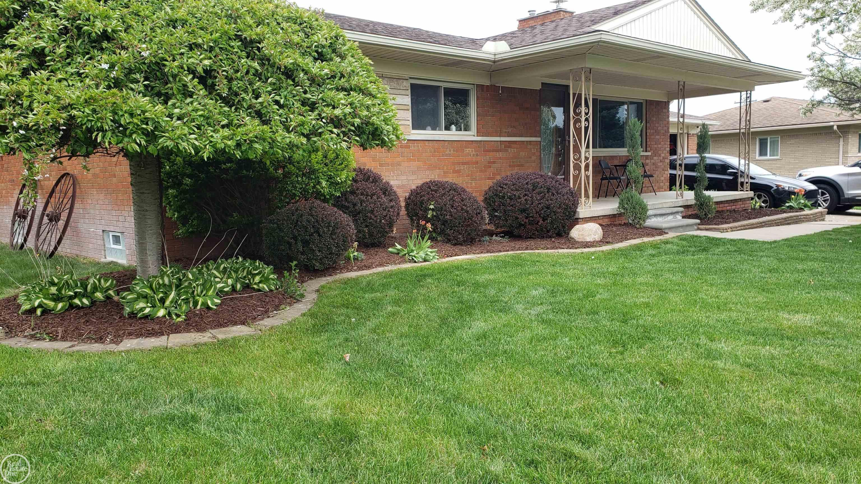 8133 Southfield Drive, Shelby Twp, MI 48316 — Photo 4