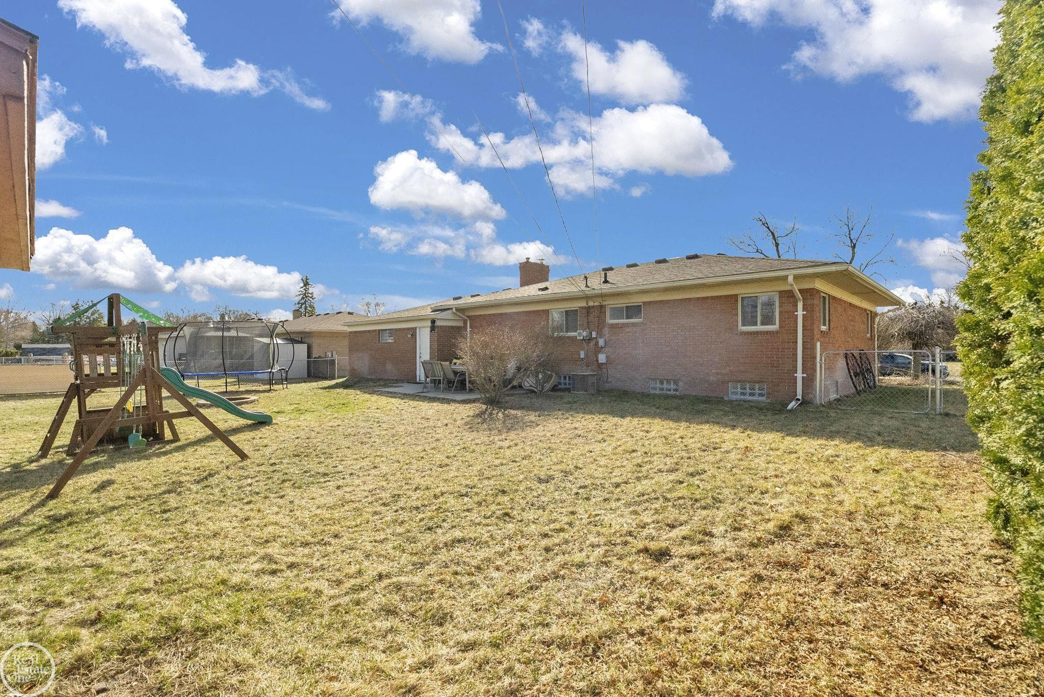 8133 Southfield Drive, Shelby Twp, MI 48316 — Photo 8