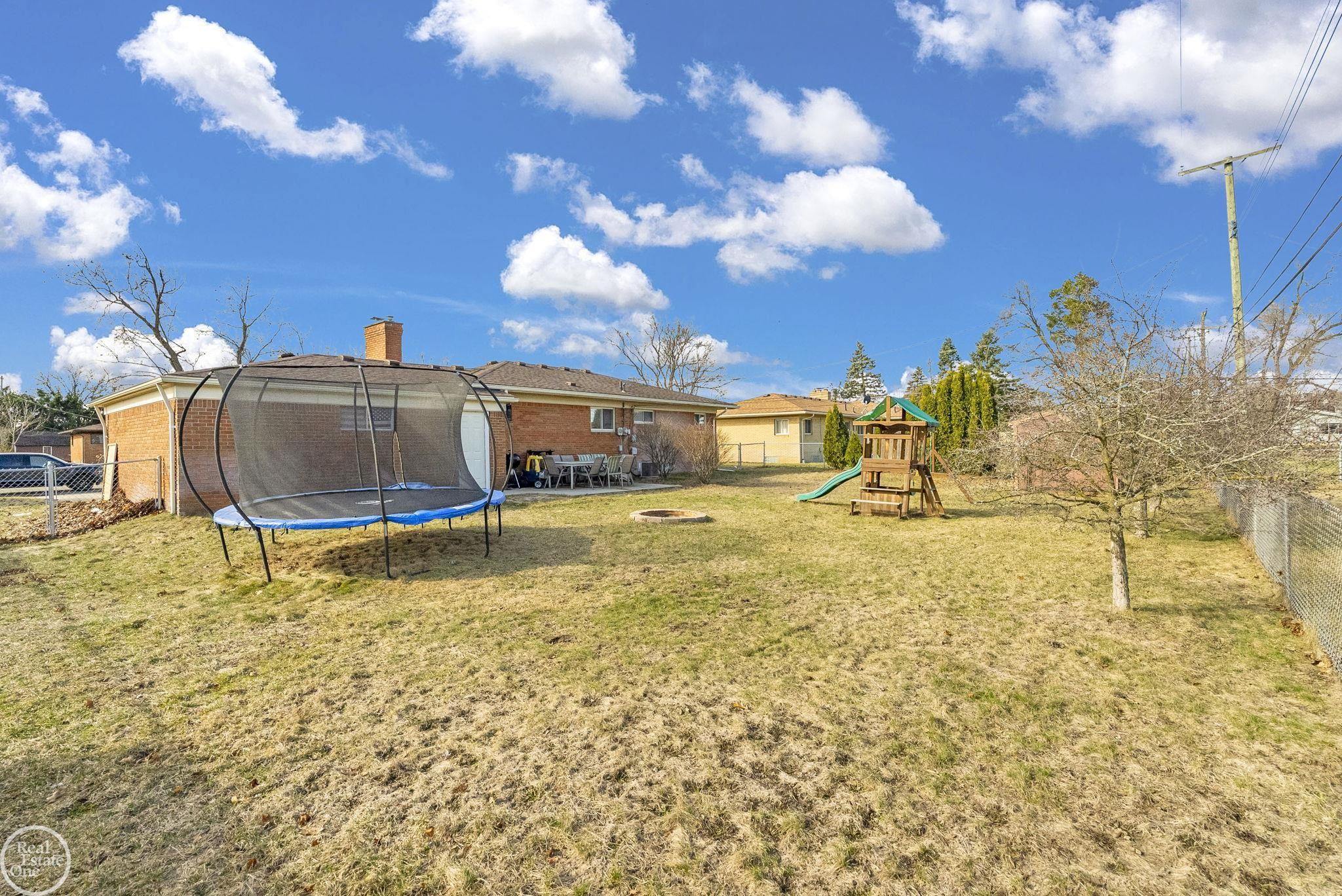 8133 Southfield Drive, Shelby Twp, MI 48316 — Photo 9