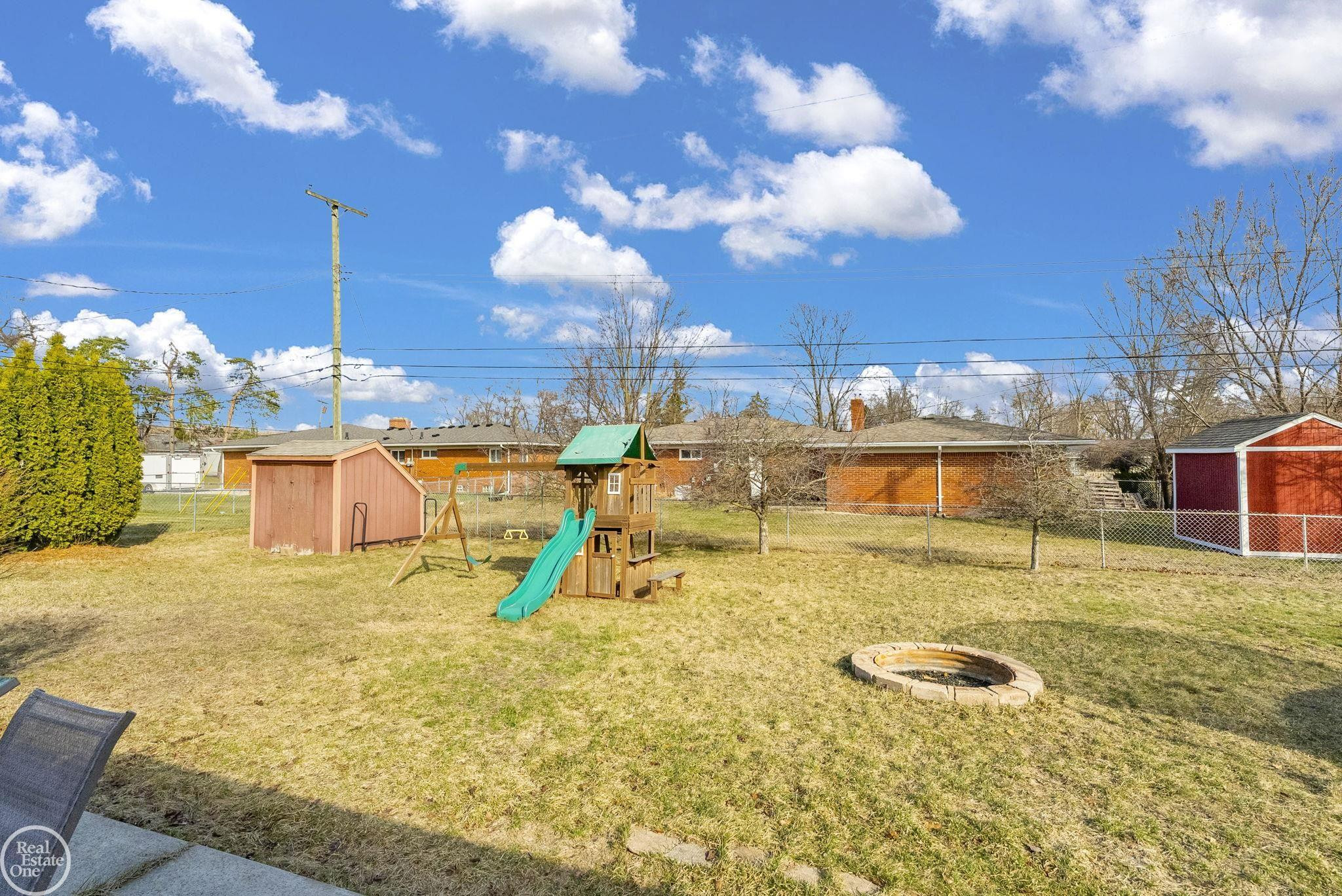 8133 Southfield Drive, Shelby Twp, MI 48316 — Photo 11