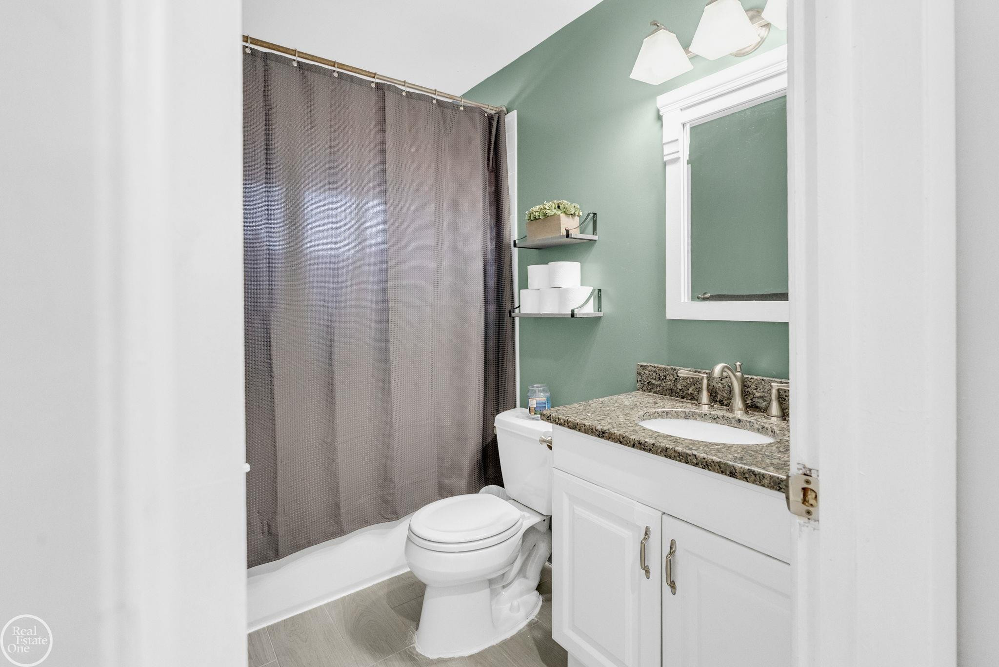 8133 Southfield Drive, Shelby Twp, MI 48316 — Photo 32