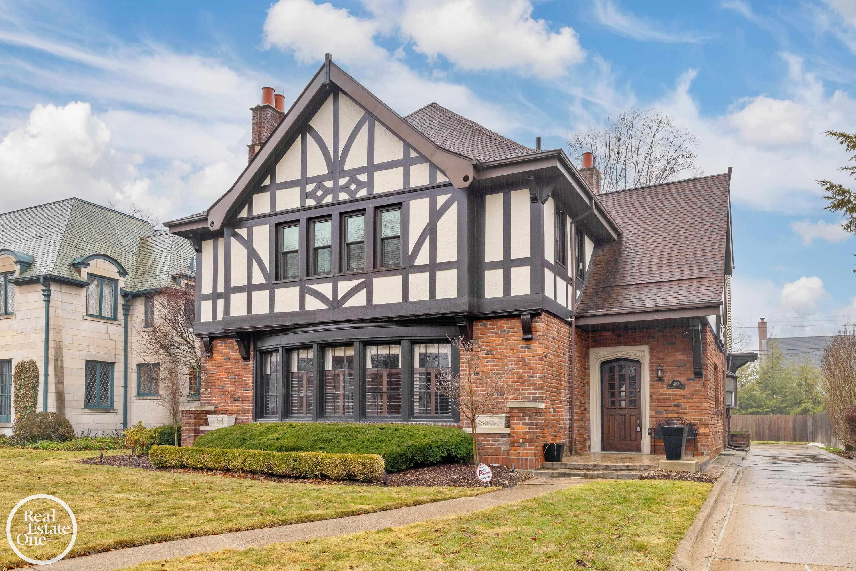 467 University Place, Grosse Pointe, MI 48230 — front exterior