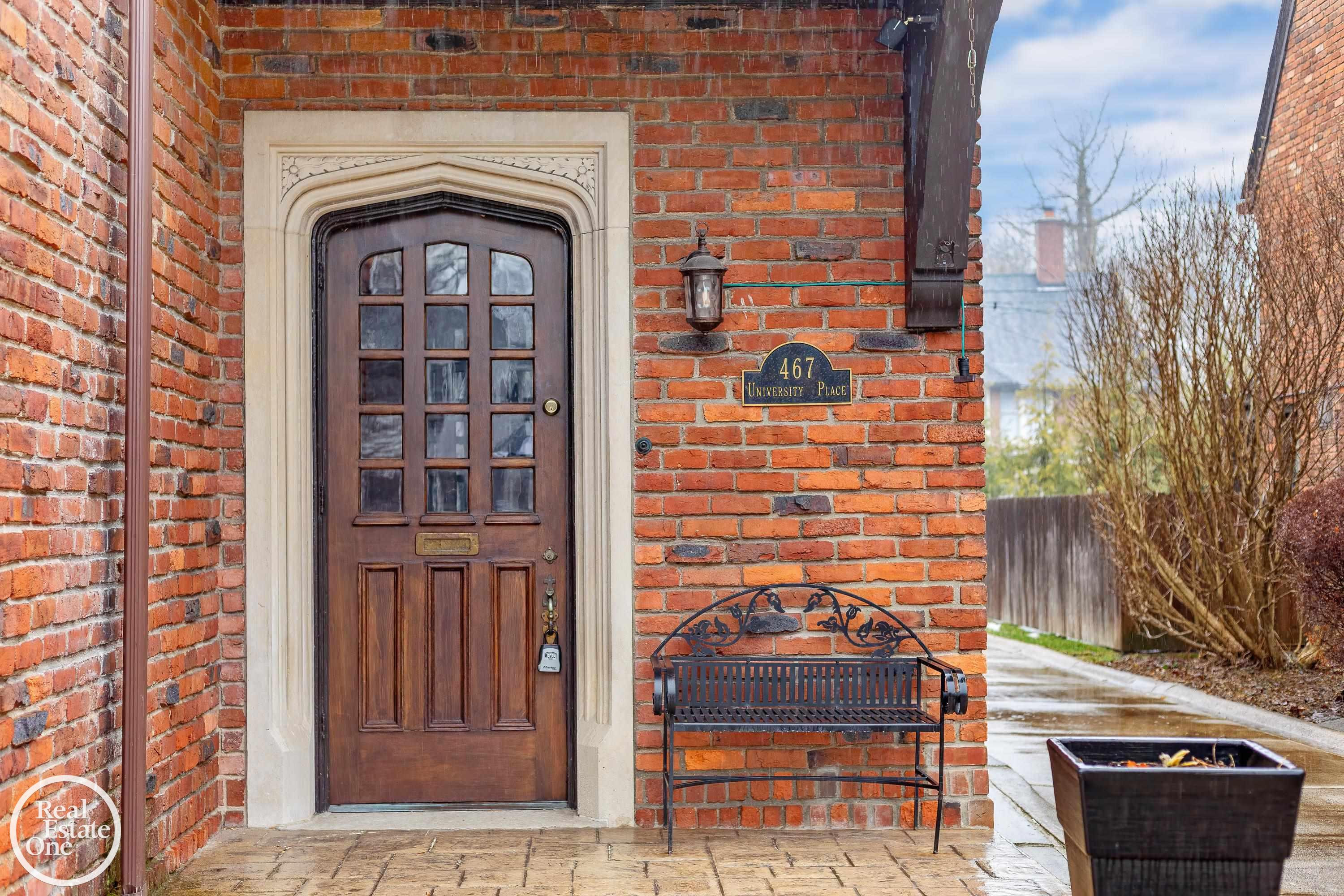 467 University Place, Grosse Pointe, MI 48230 — Photo 2