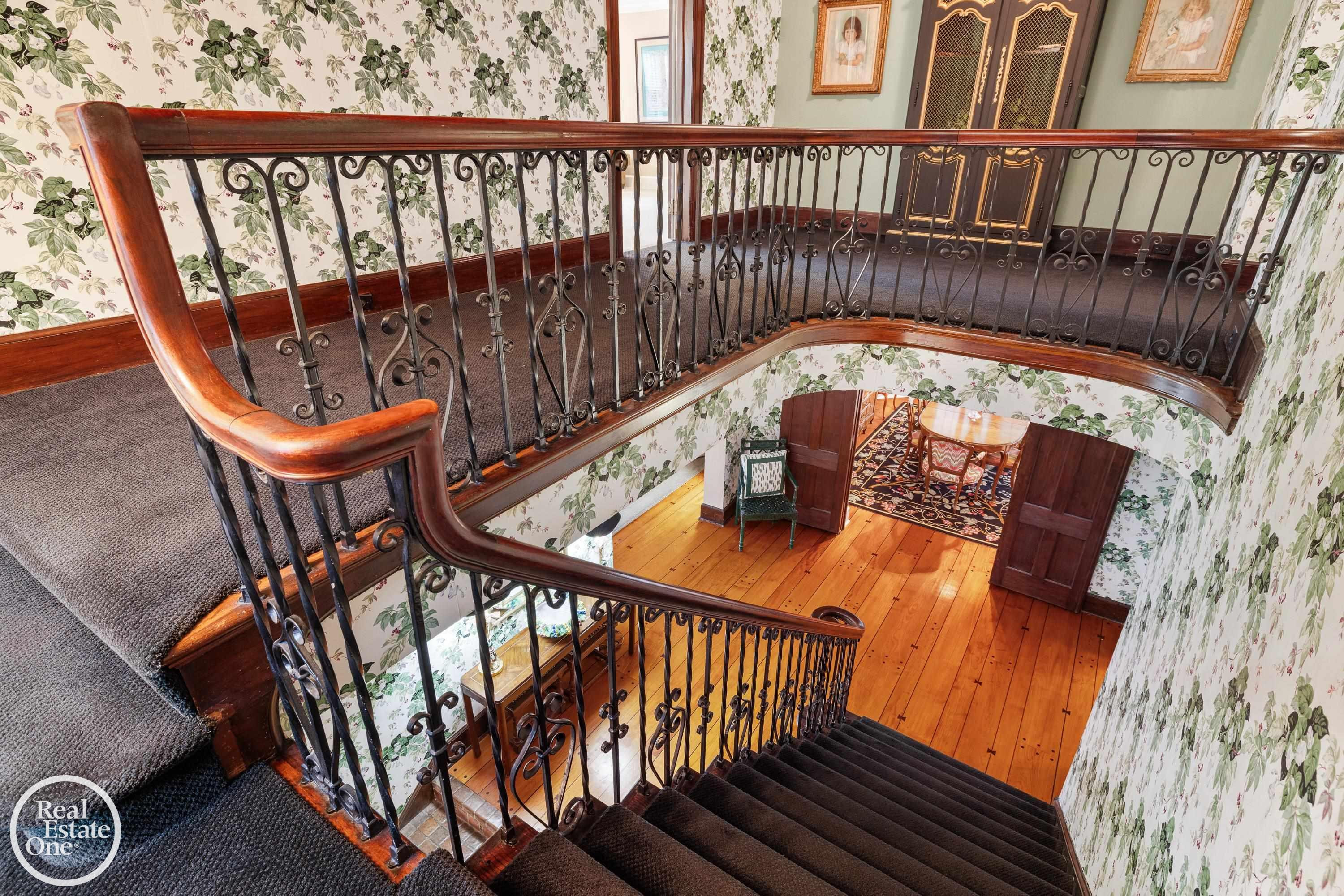 467 University Place, Grosse Pointe, MI 48230 — Photo 10