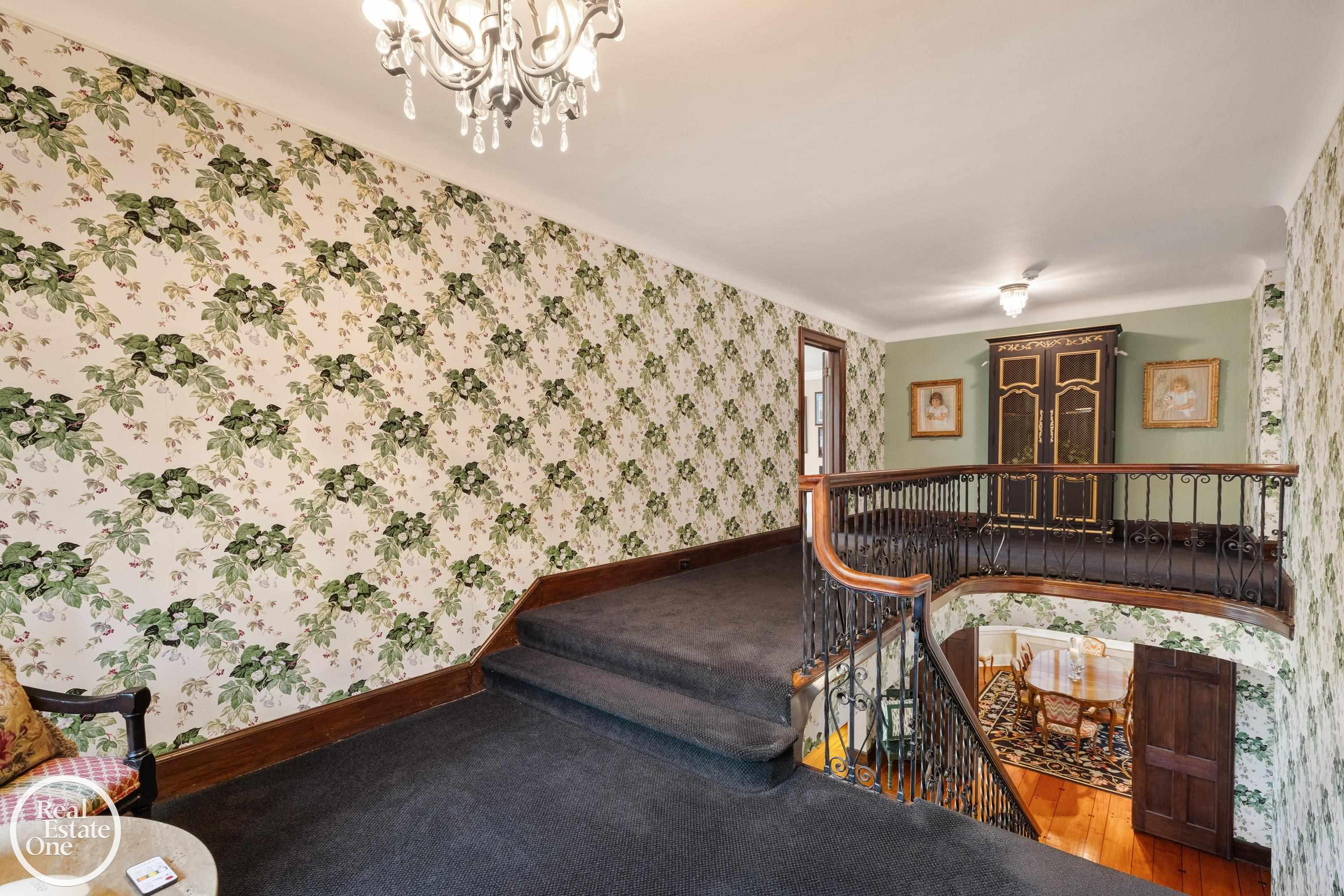 467 University Place, Grosse Pointe, MI 48230 — Photo 12