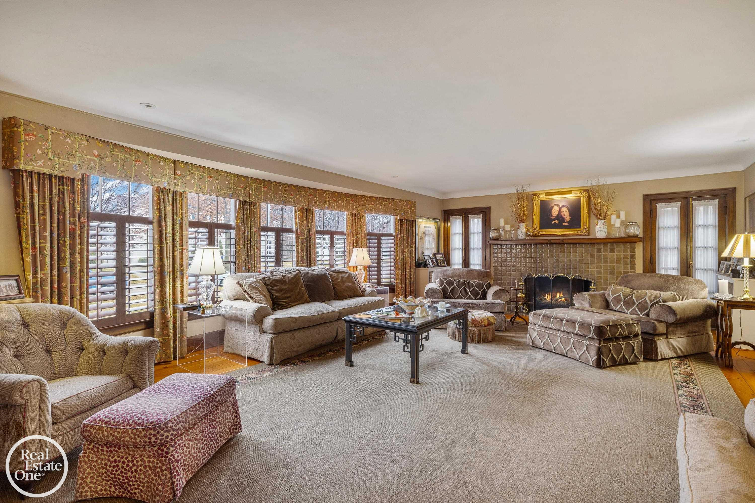 467 University Place, Grosse Pointe, MI 48230 — Photo 16