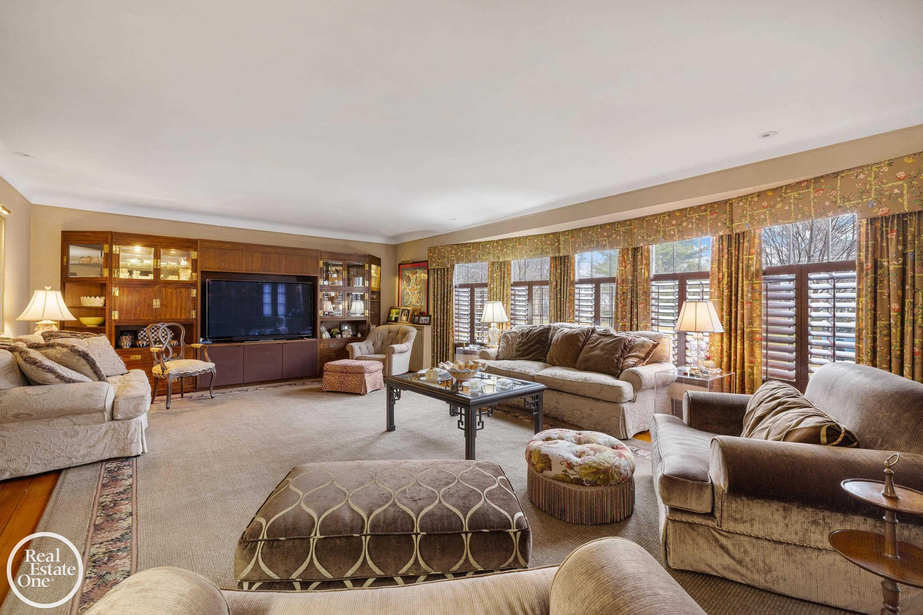 467 University Place, Grosse Pointe, MI 48230 — Photo 17