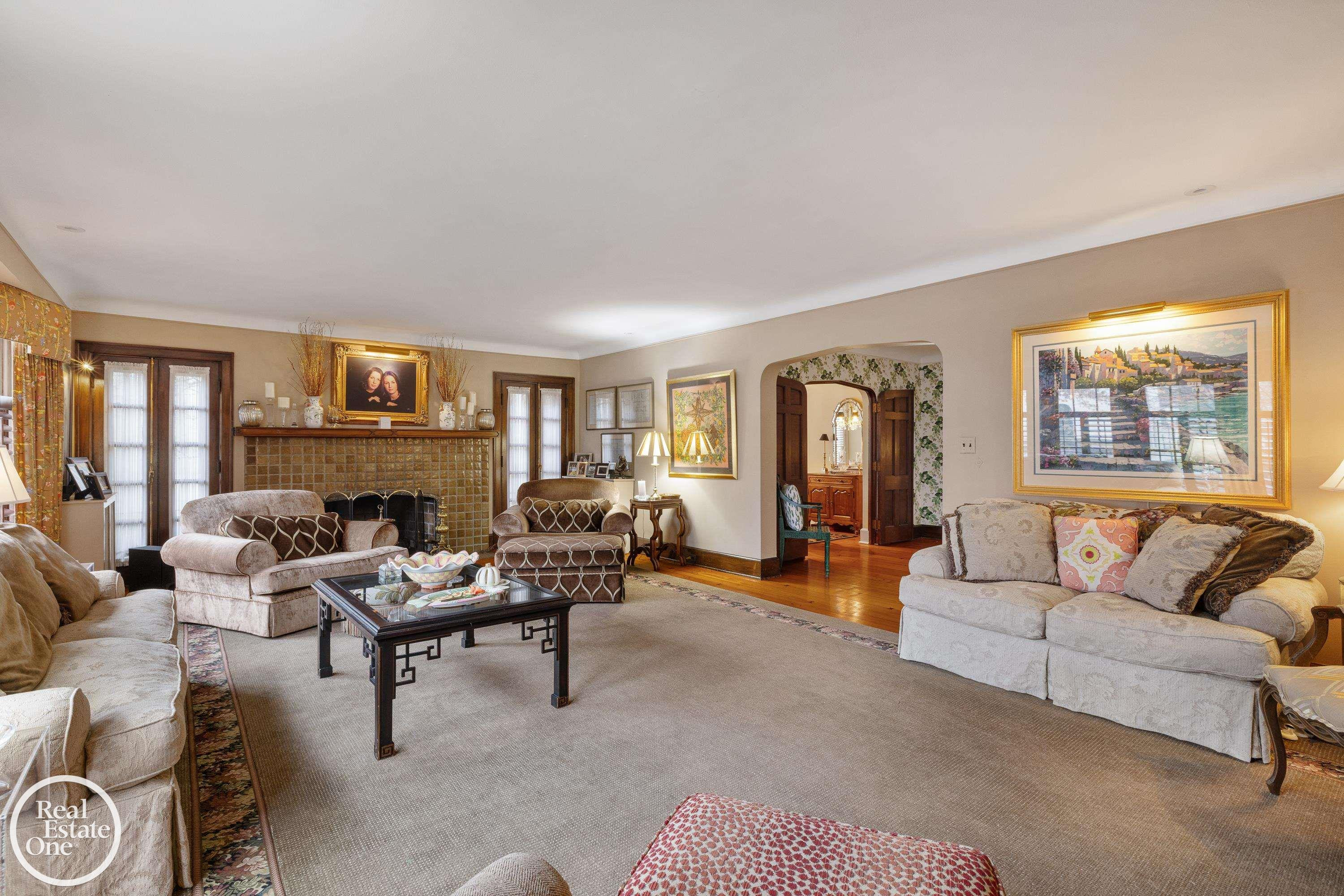 467 University Place, Grosse Pointe, MI 48230 — Photo 18