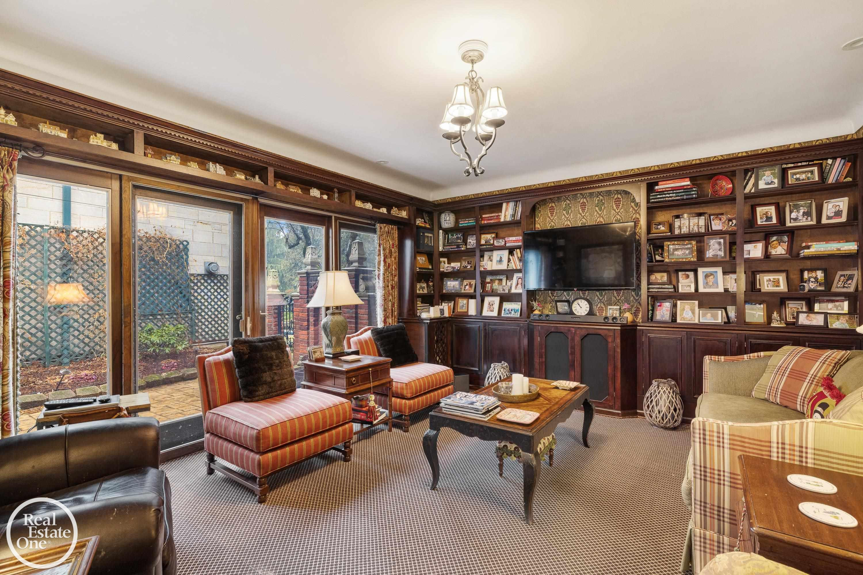 467 University Place, Grosse Pointe, MI 48230 — Photo 21