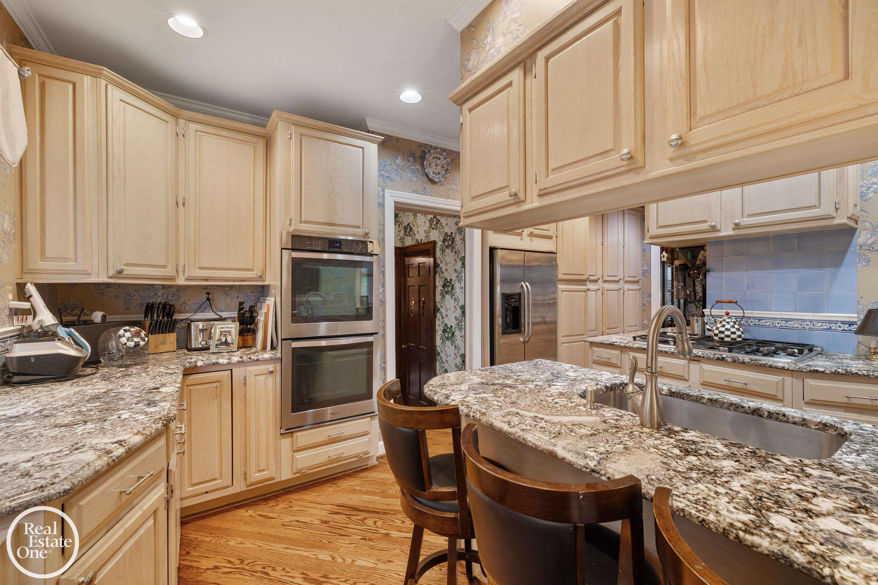 467 University Place, Grosse Pointe, MI 48230 — Photo 28