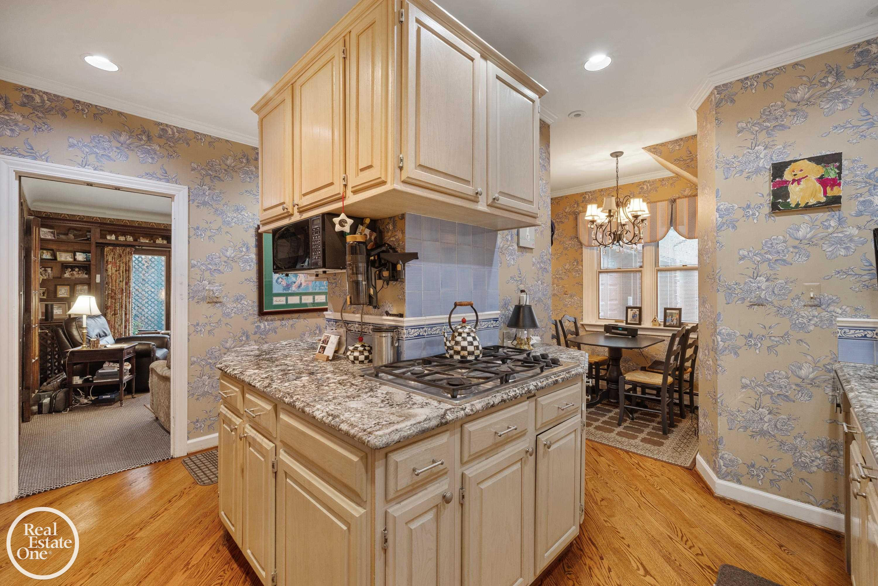 467 University Place, Grosse Pointe, MI 48230 — Photo 29