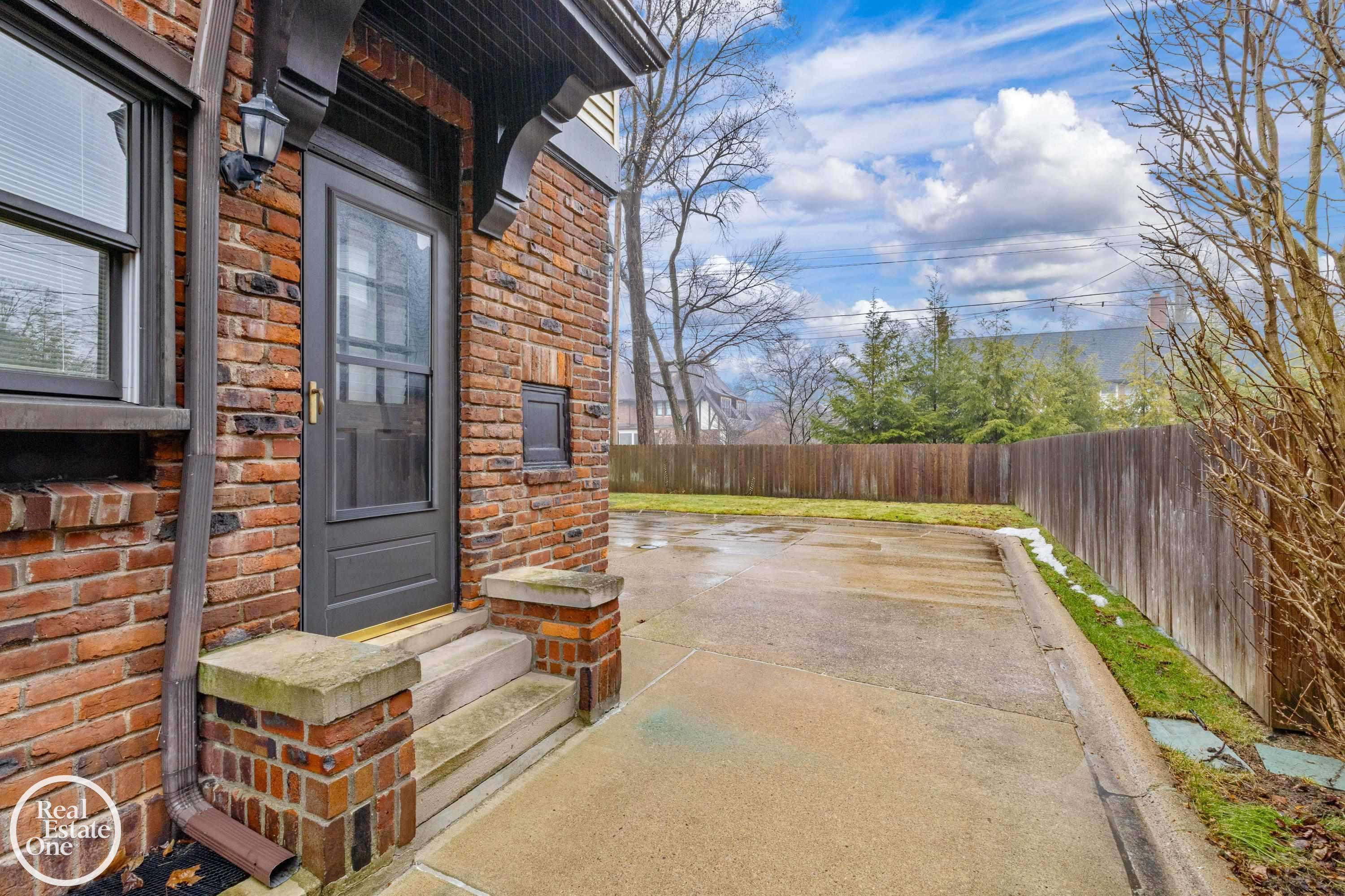 467 University Place, Grosse Pointe, MI 48230 — Photo 66