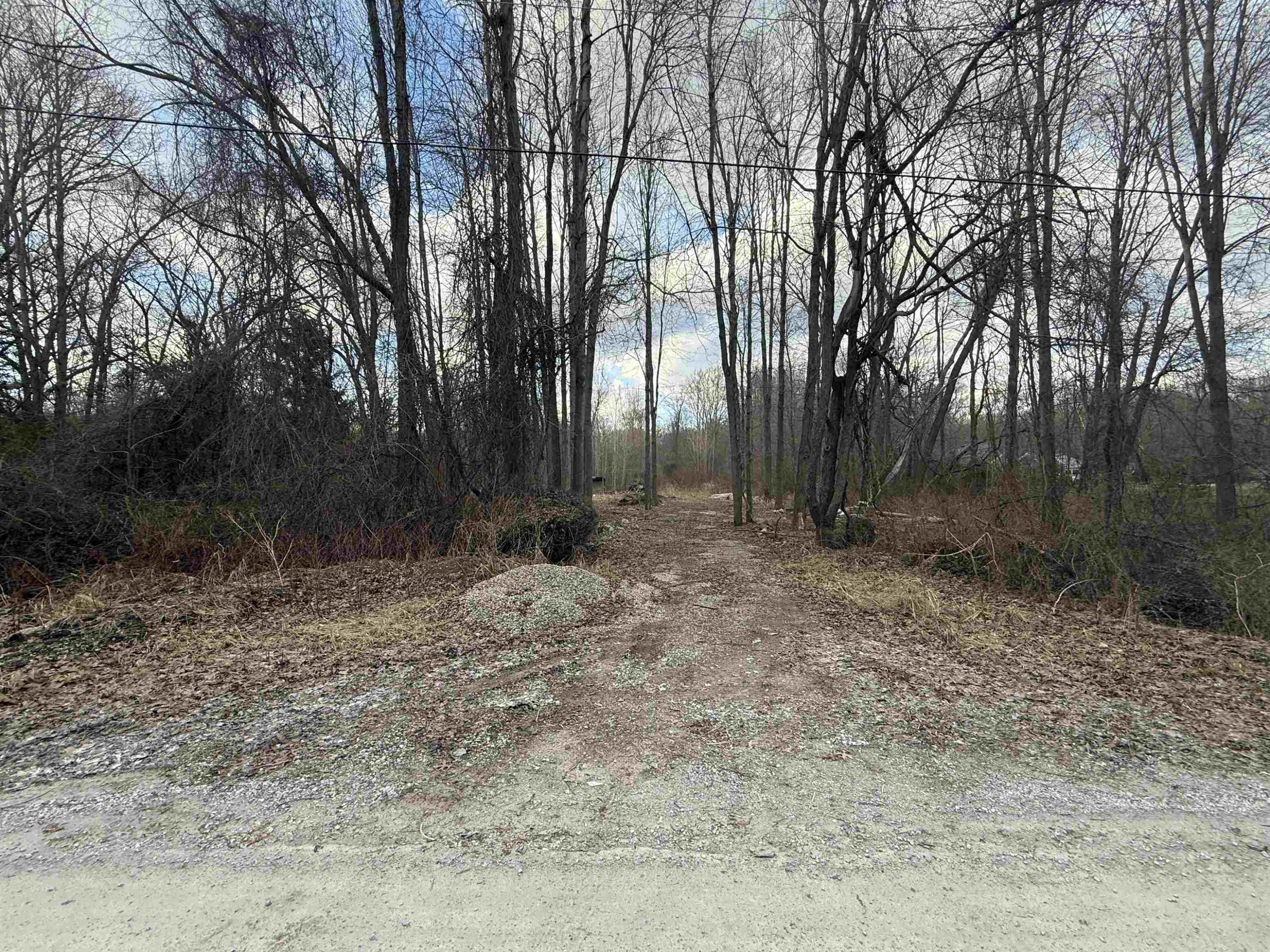6136 High Road, MI 48001