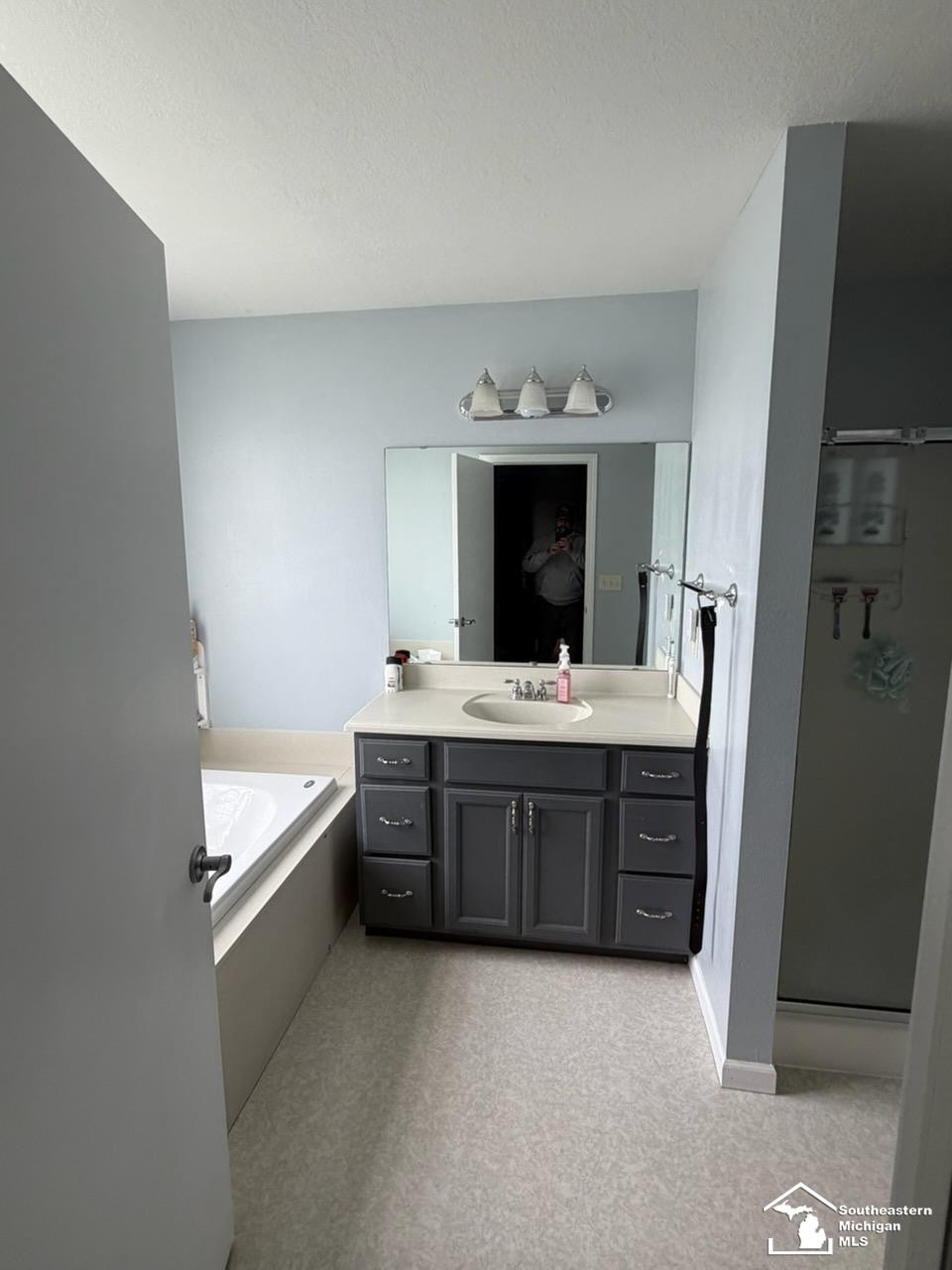 945 Santa Fe Court, Temperance, MI 48182 — Photo 4