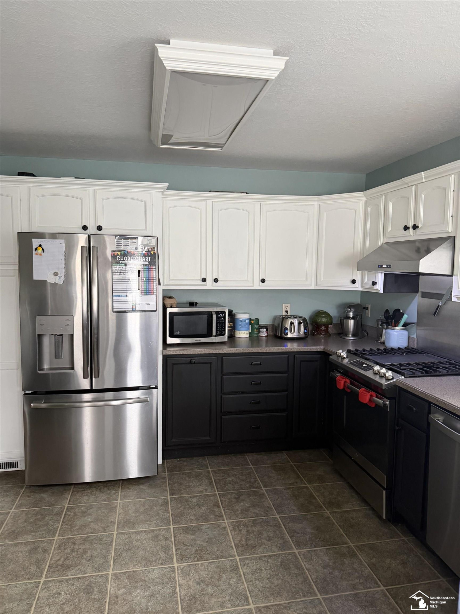 945 Santa Fe Court, Temperance, MI 48182 — Photo 9