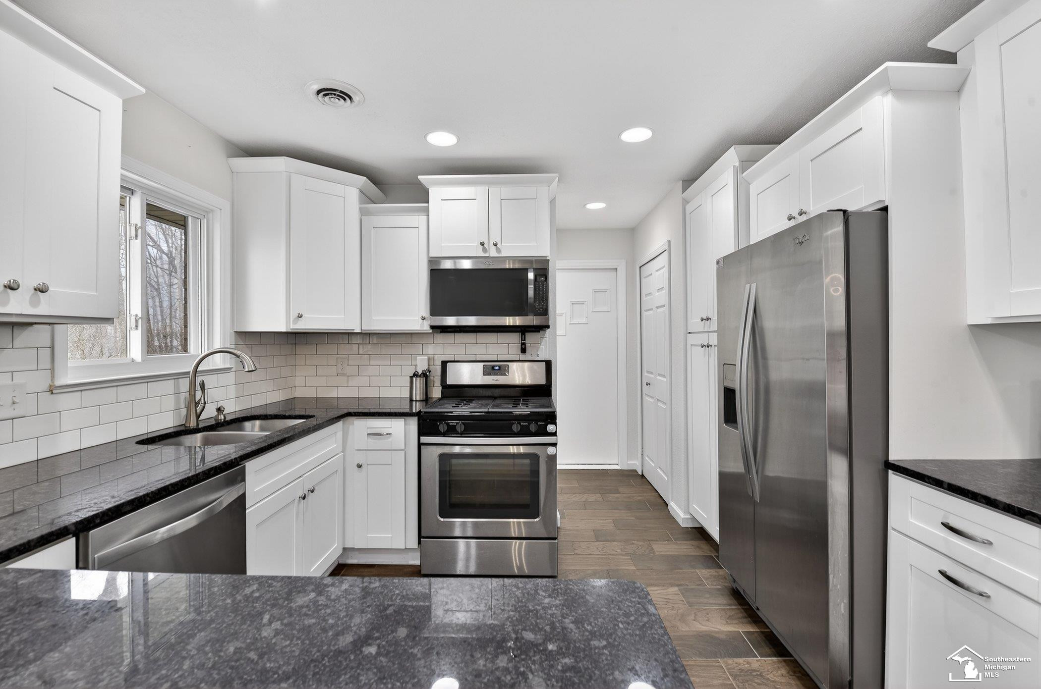 3739 Ridgedale Lane, Lambertville, MI 48144 — Photo 10