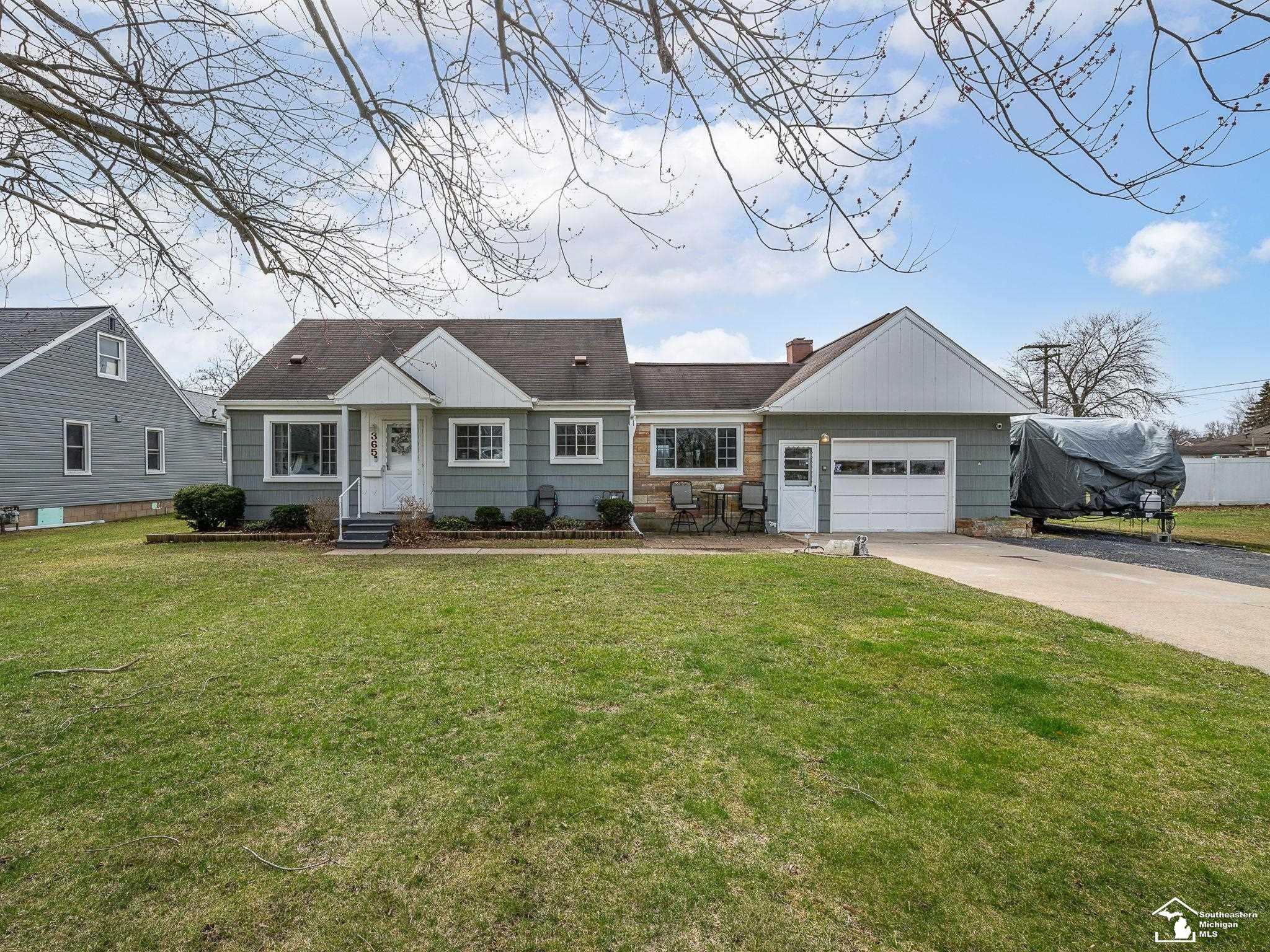 365 Sidney Street, Dundee, MI 48131 — front exterior