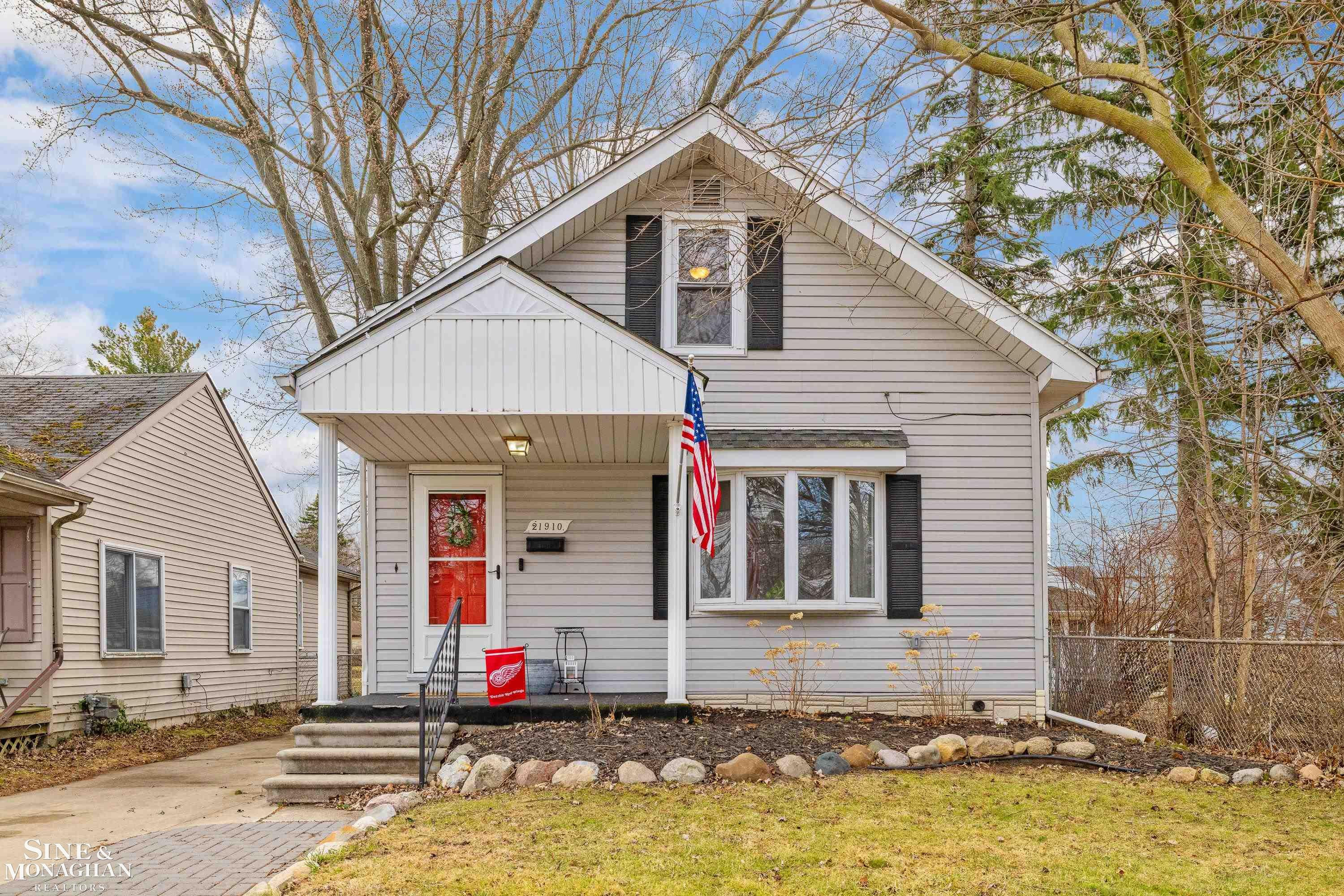 21910 Elizabeth Street, Saint Clair Shores, MI 48080 — Photo 2