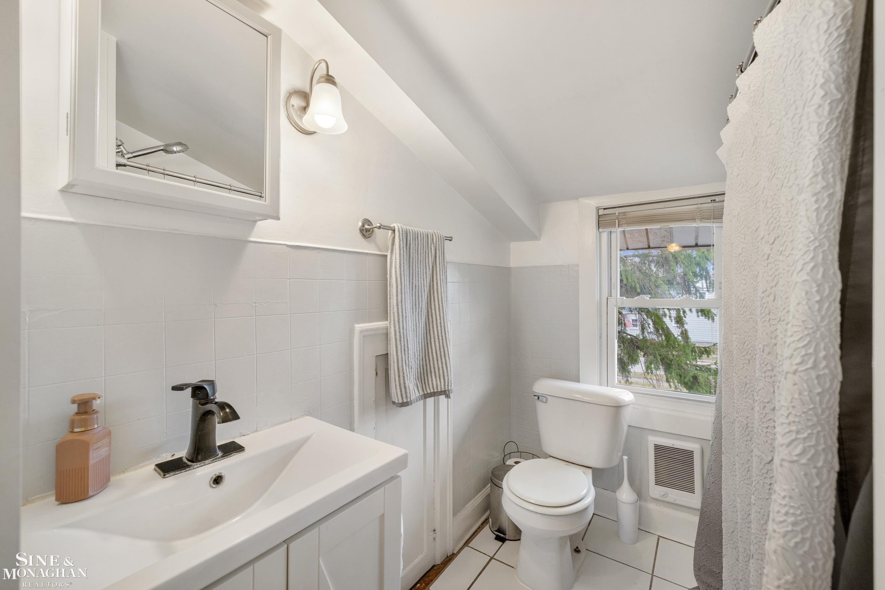 21910 Elizabeth Street, Saint Clair Shores, MI 48080 — Photo 21