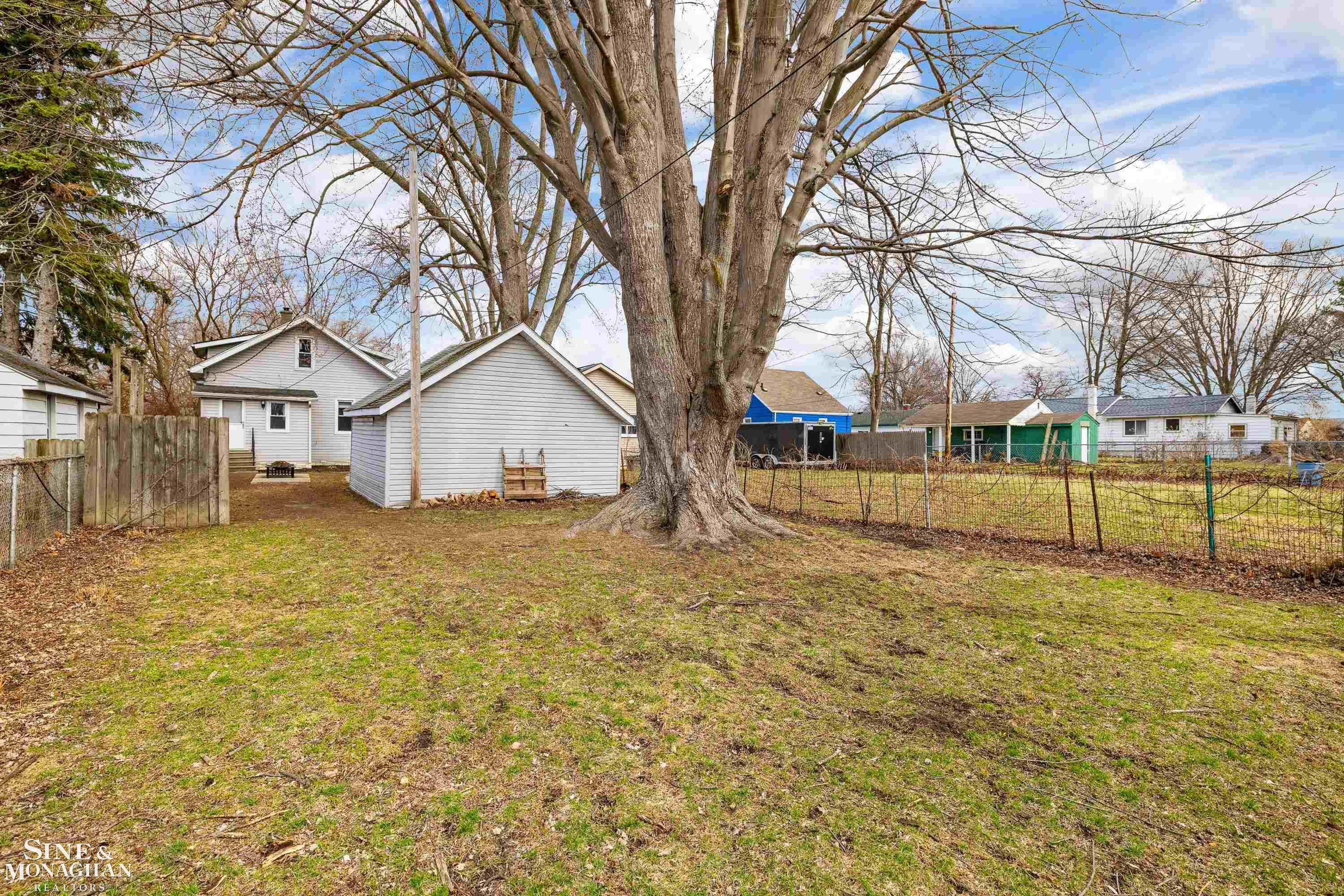 21910 Elizabeth Street, Saint Clair Shores, MI 48080 — Photo 23
