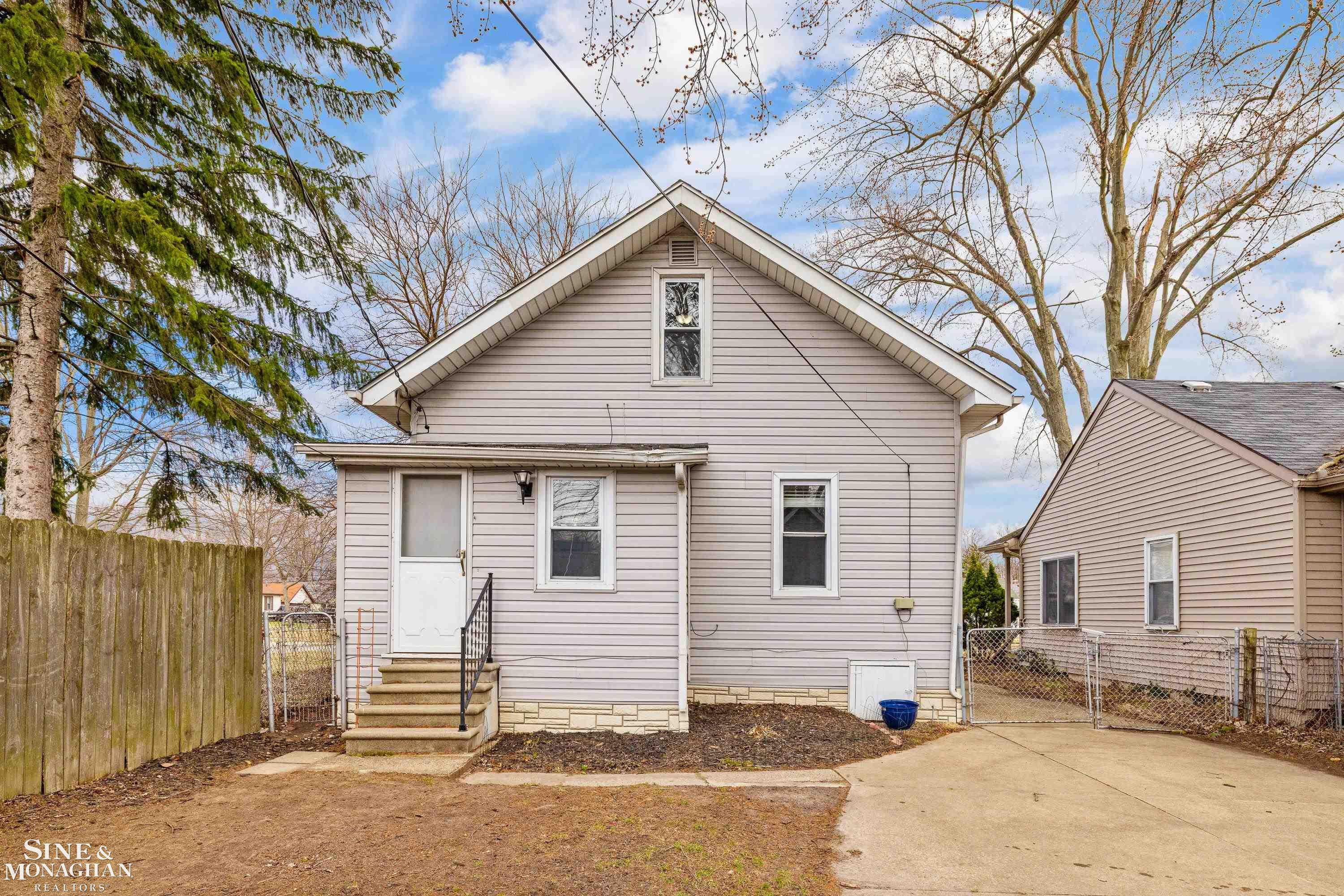 21910 Elizabeth Street, Saint Clair Shores, MI 48080 — Photo 25