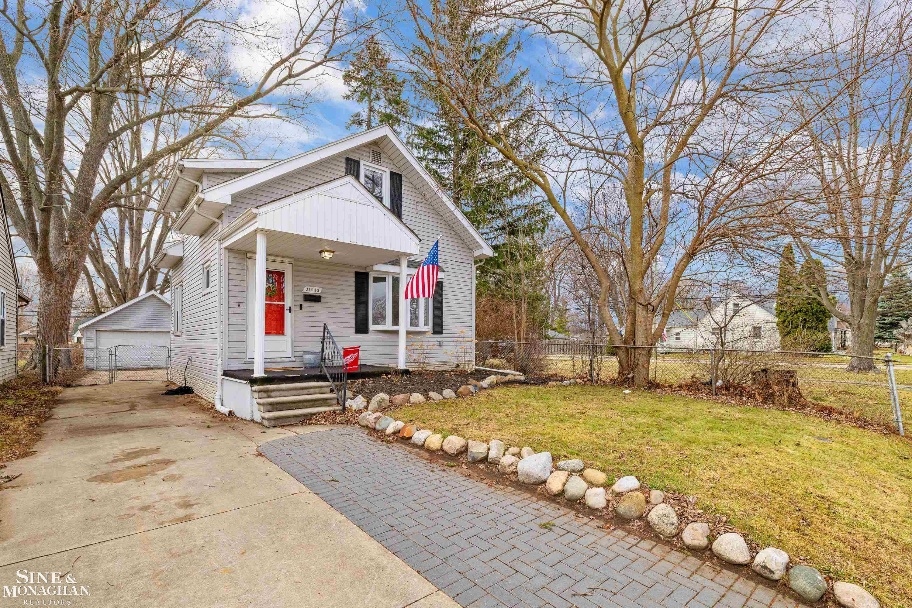21910 Elizabeth Street, Saint Clair Shores, MI 48080 — Photo 27