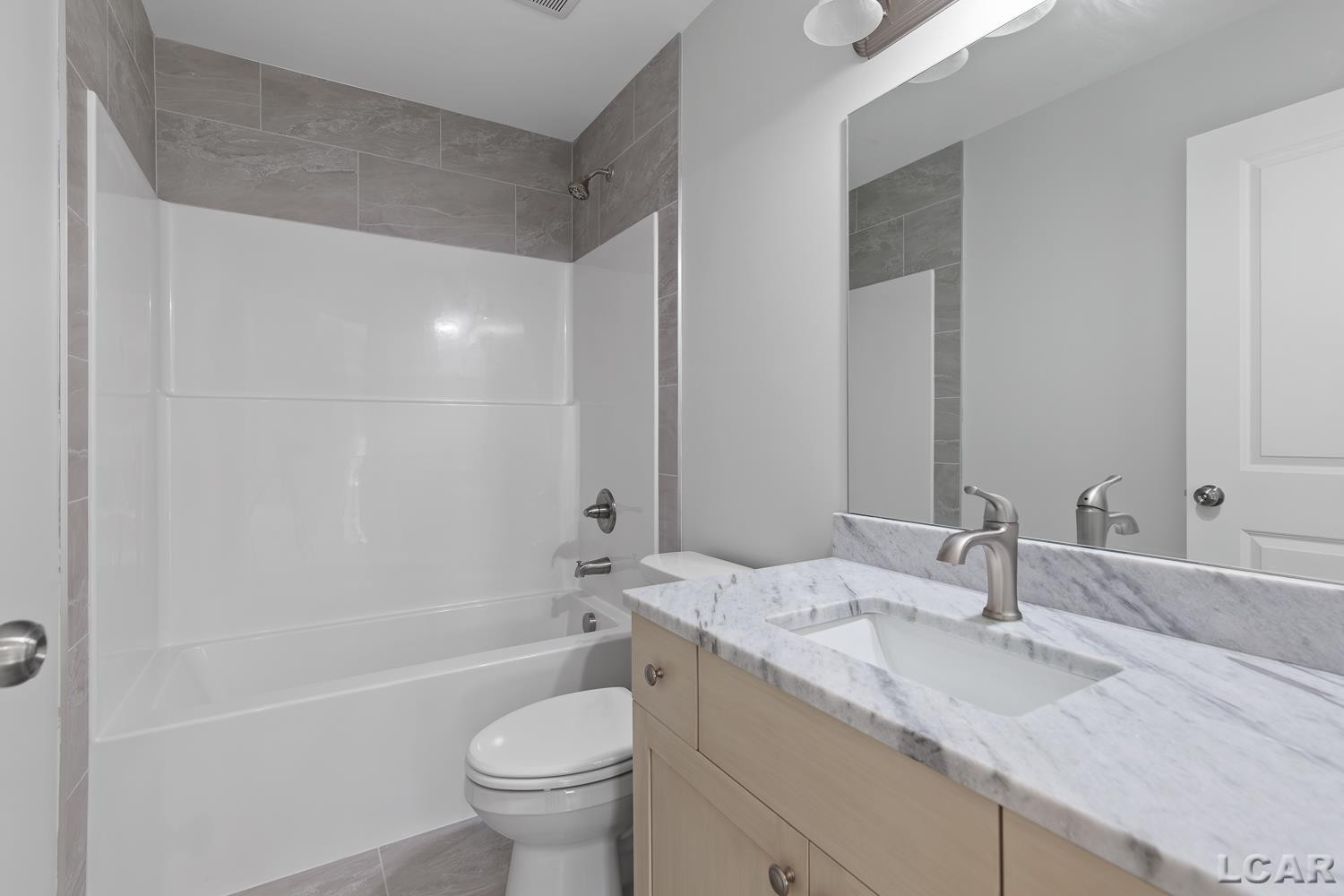 114 Bloomfield Boulevard, Brooklyn, MI 49230 — Photo 31