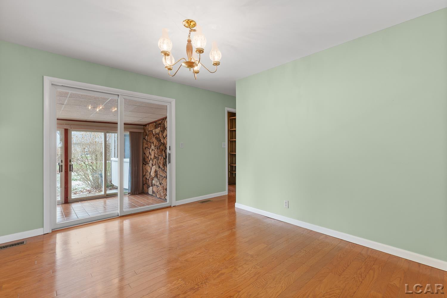 906 Willow Street, Tecumseh, MI 49286 — Photo 7