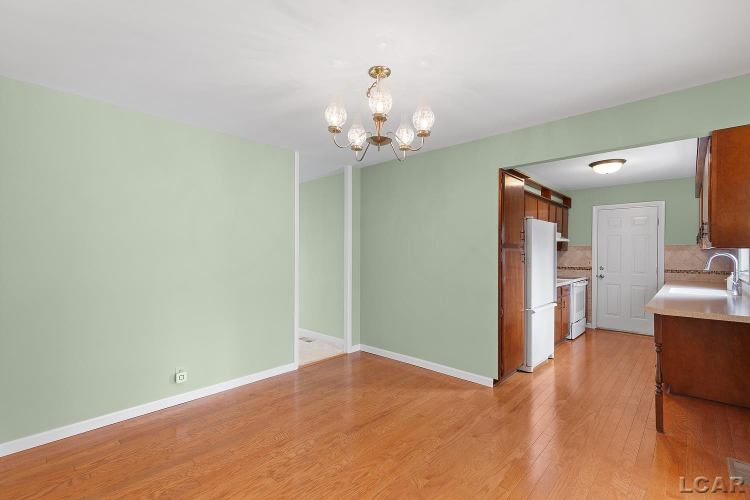 906 Willow Street, Tecumseh, MI 49286 — Photo 8
