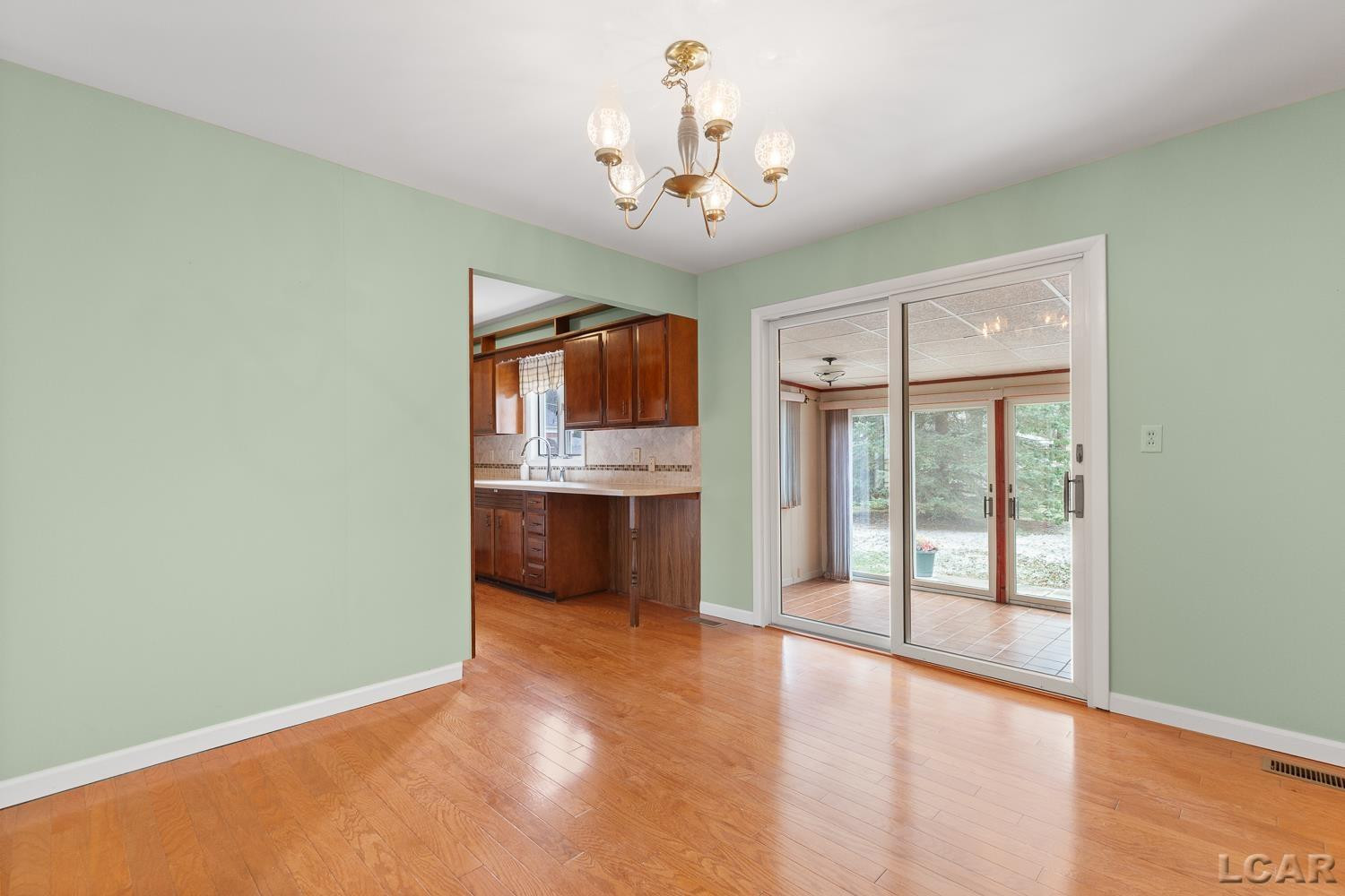 906 Willow Street, Tecumseh, MI 49286 — Photo 10