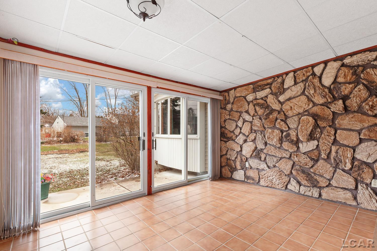 906 Willow Street, Tecumseh, MI 49286 — Photo 12