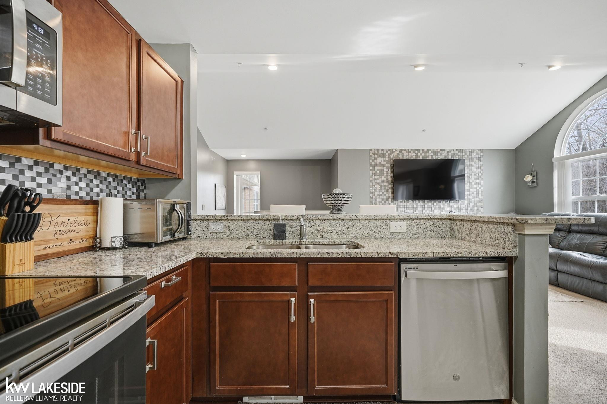 21972 Aberdeen Drive, Macomb, MI 48042 — Photo 16